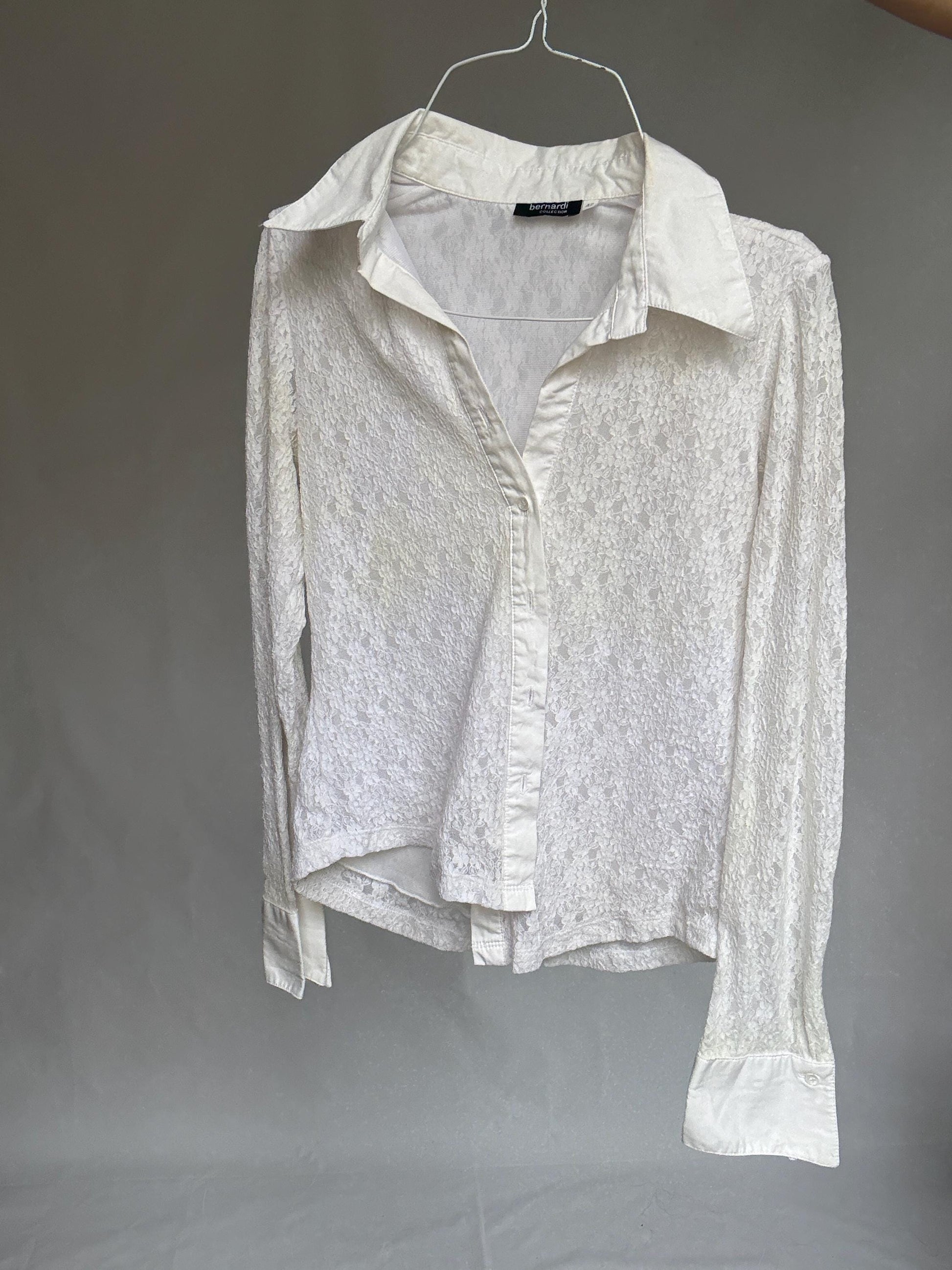 Lace white fitted blouse by Bernardi Collection – vintage size 42 – long sleeve button-up with collar and sheer outer layer