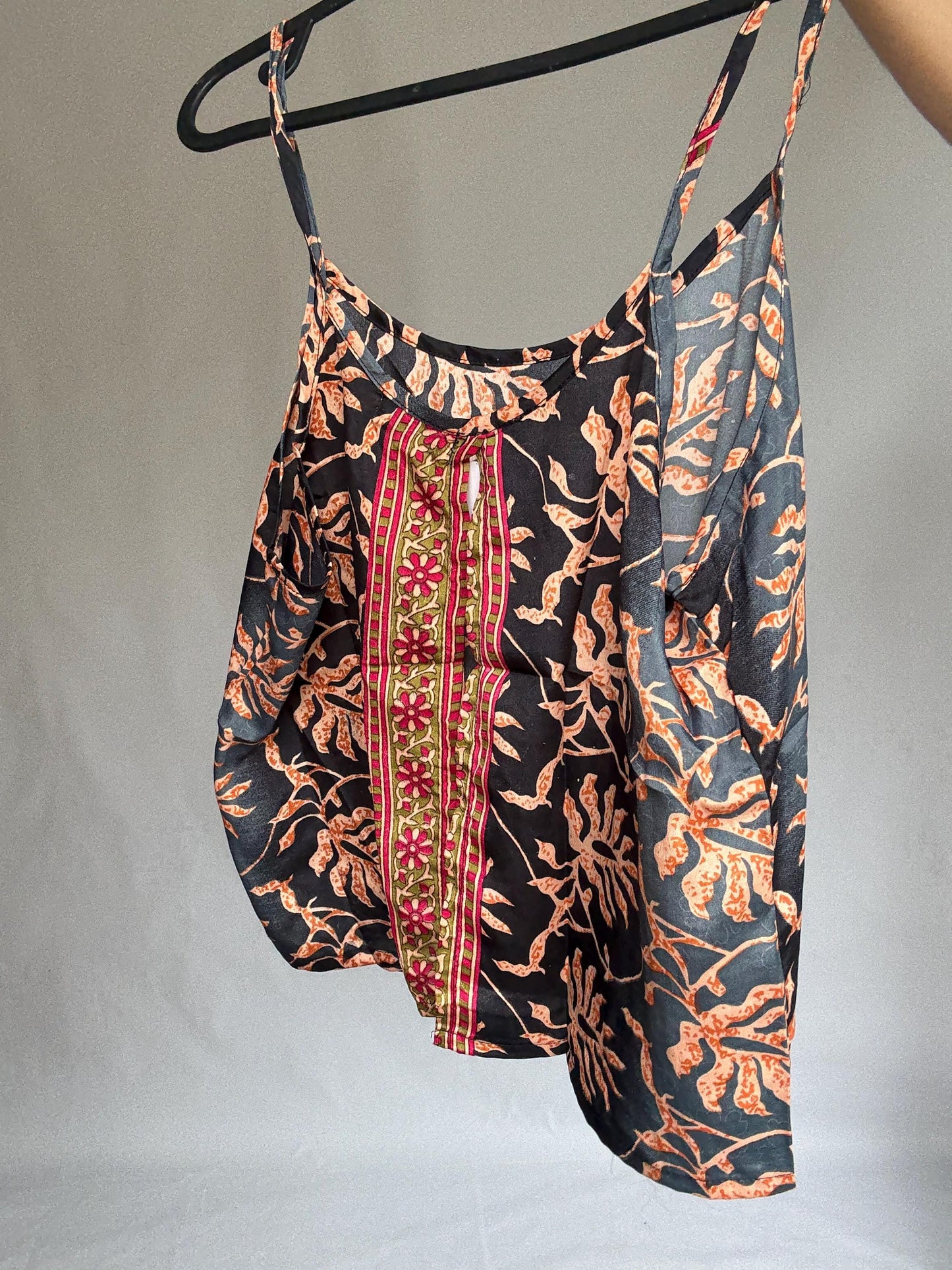 Boho silk camisole top – tropical floral embroidery, open front cut, Coachella-style festival look, 70% silk, fits size S/M, Y2K vibe