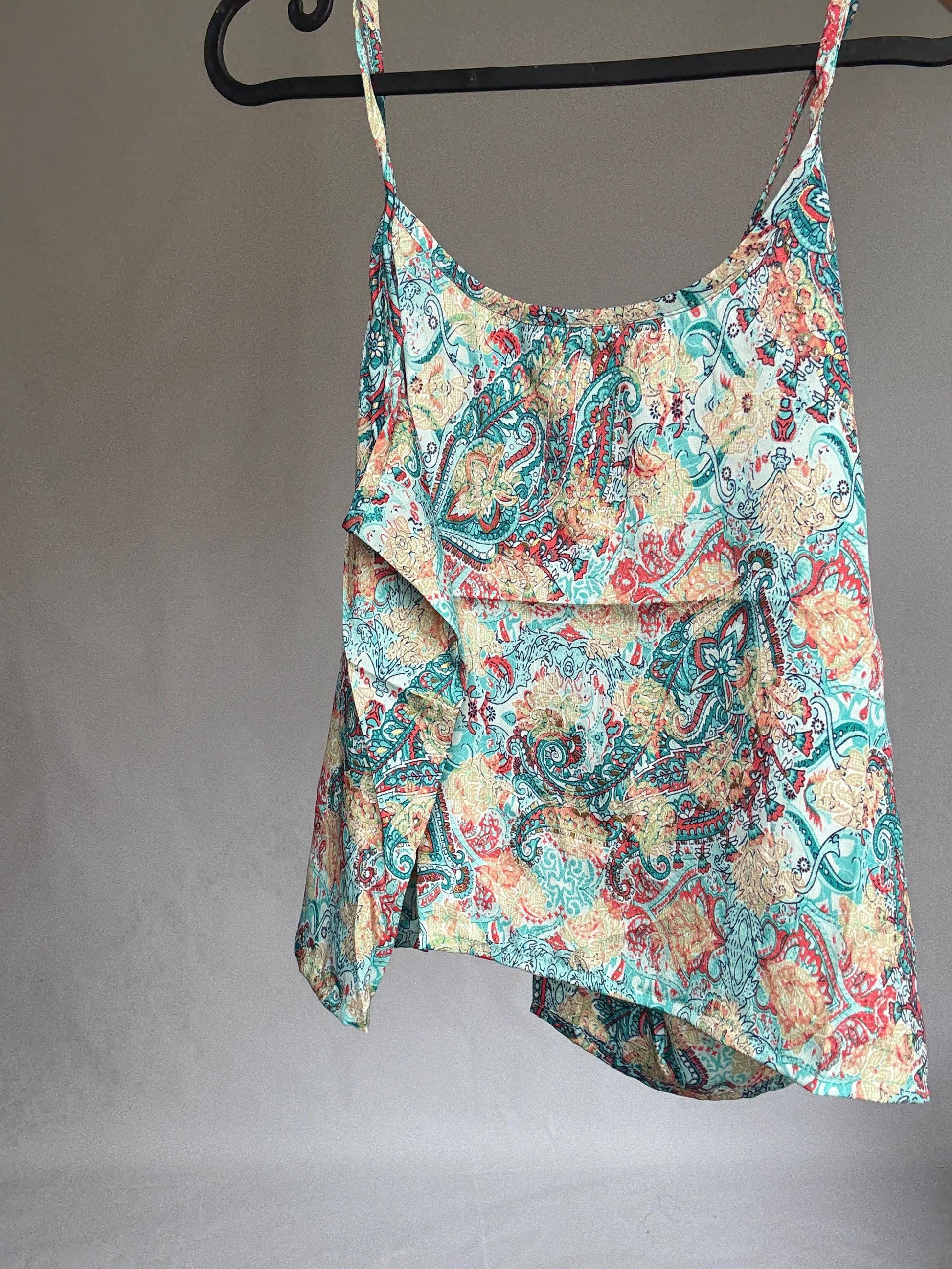 Boho silk camisole top – tropical floral embroidery, open front cut, Coachella-style festival look, 70% silk, fits size S/M, Y2K vibe