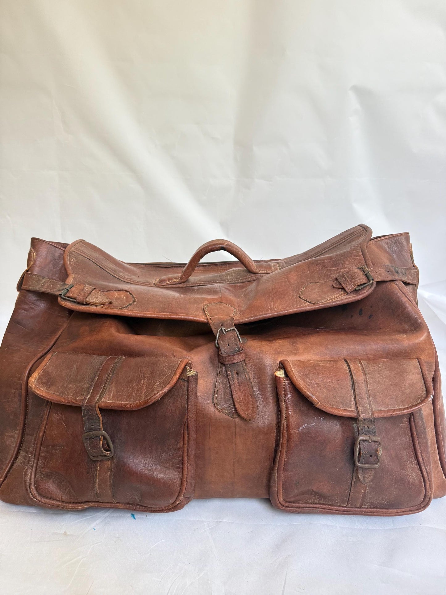 Oversized vintage leather travel bag – 66x40x30cm – distressed patina – large weekender holdall – real leather with lined interior
