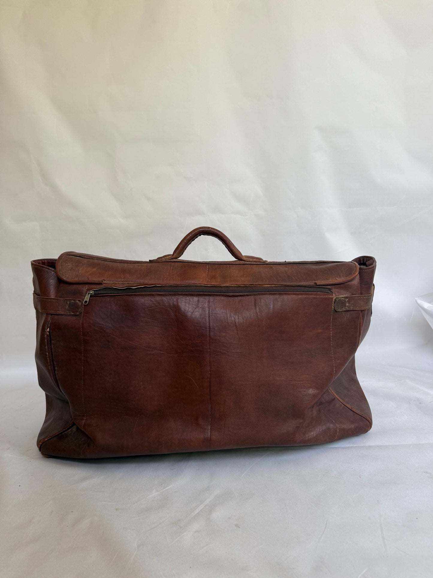 Oversized vintage leather travel bag – 66x40x30cm – distressed patina – large weekender holdall – real leather with lined interior