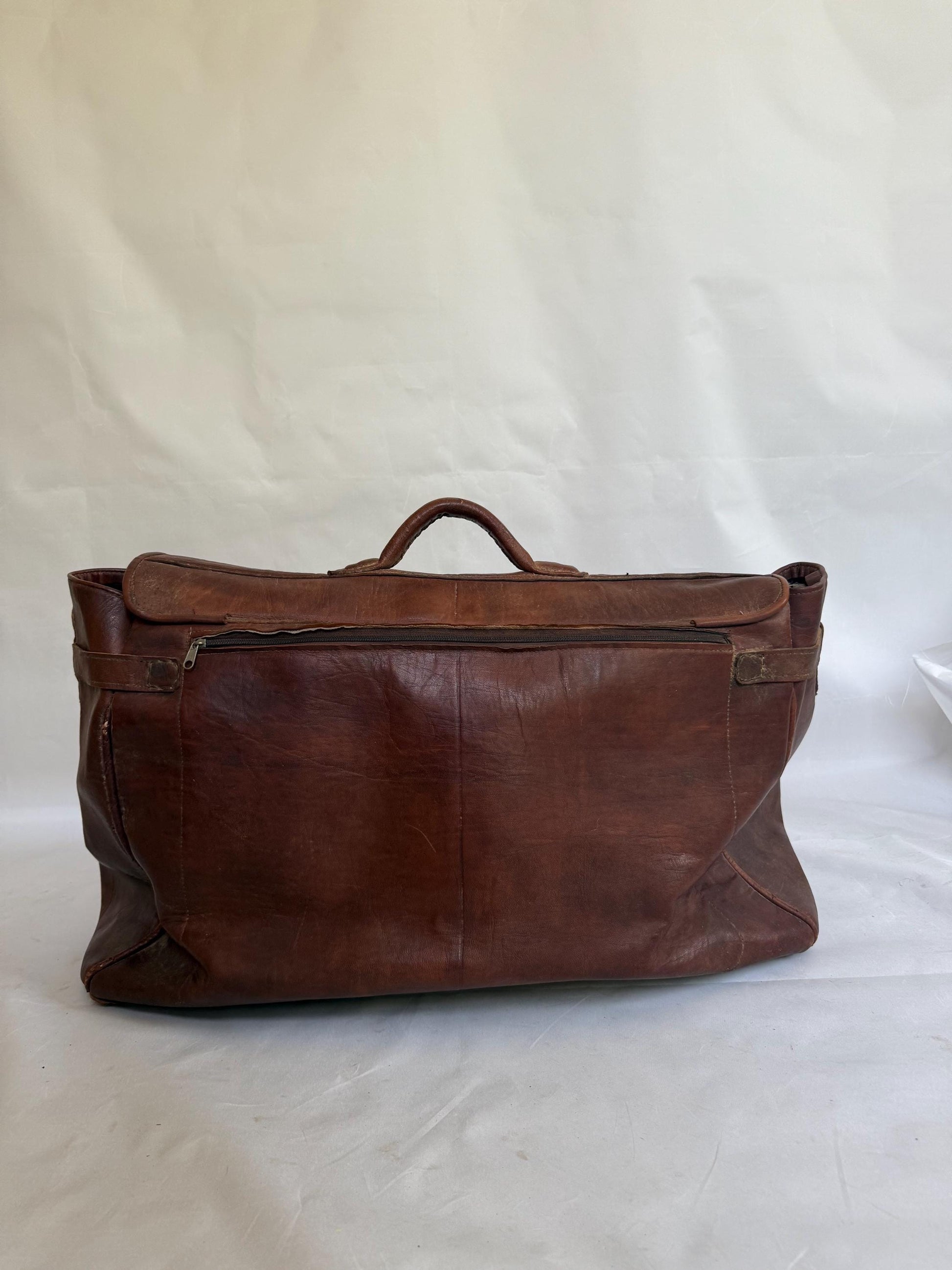 Oversized vintage leather travel bag – 66x40x30cm – distressed patina – large weekender holdall – real leather with lined interior