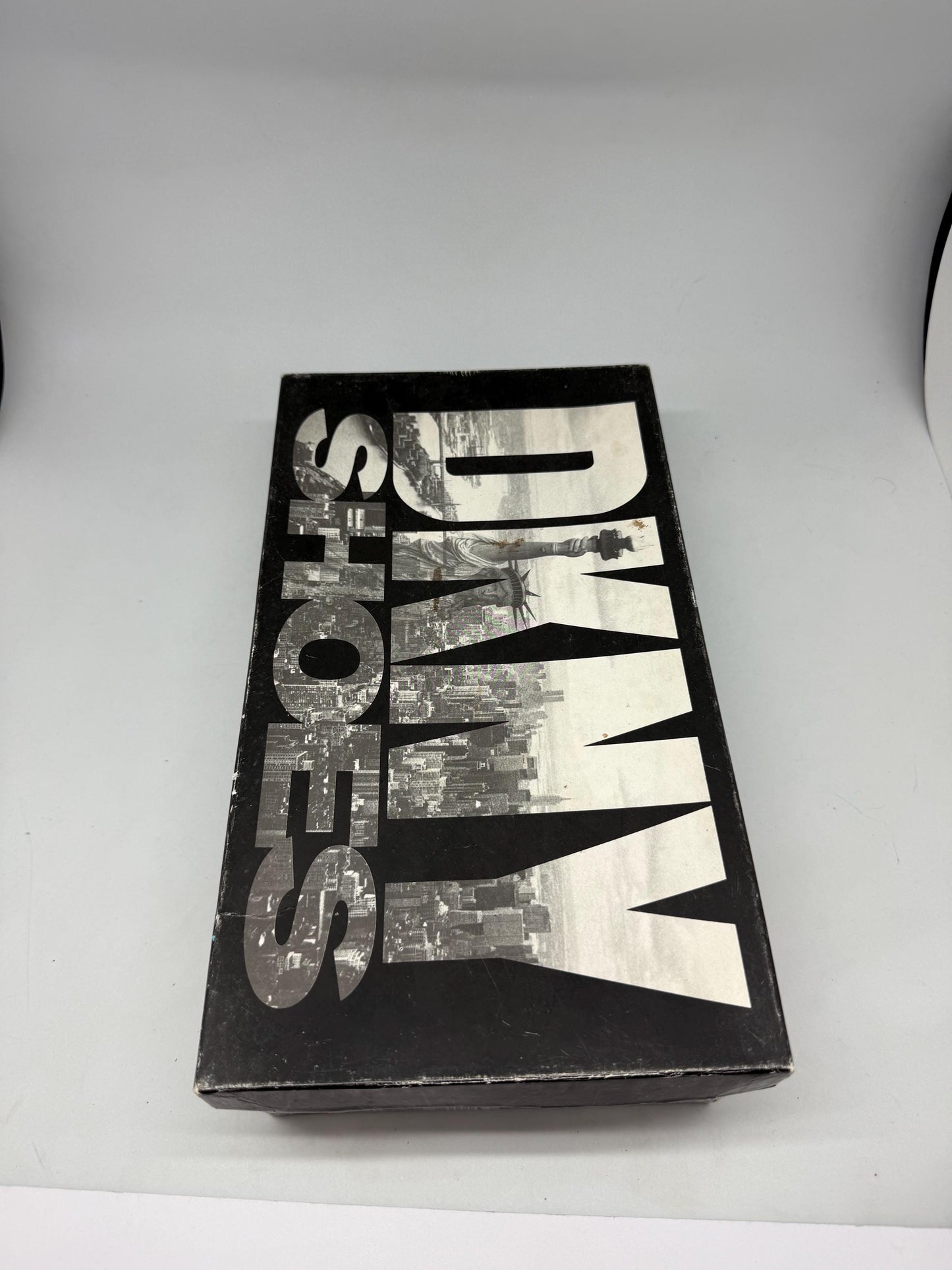 DKNY T-strap vintage heels – shiny orchid real leather – size 7.5 – made in Spain – Y2K designer shoes – retro pointed toe – 7cm heel