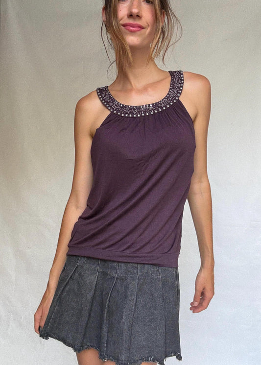 Vintage-style Massimo Dutti sleeveless top with embellished neckline – soft fabric, elegant fit, rich plum tone (Size M)