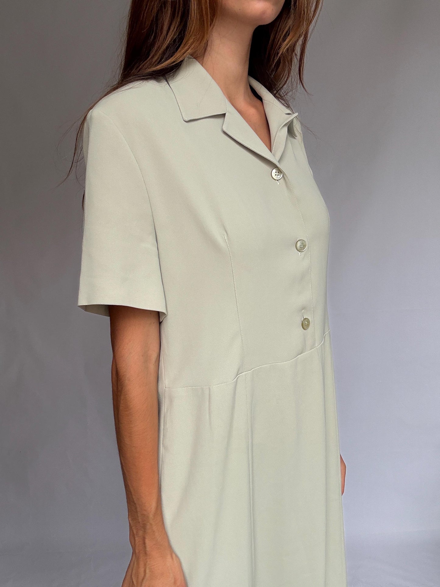 Vintage Burberrys short sleeve long dress – pale cream poly blend, structured collar, size XL US, side zipper, minimalist 90s office look