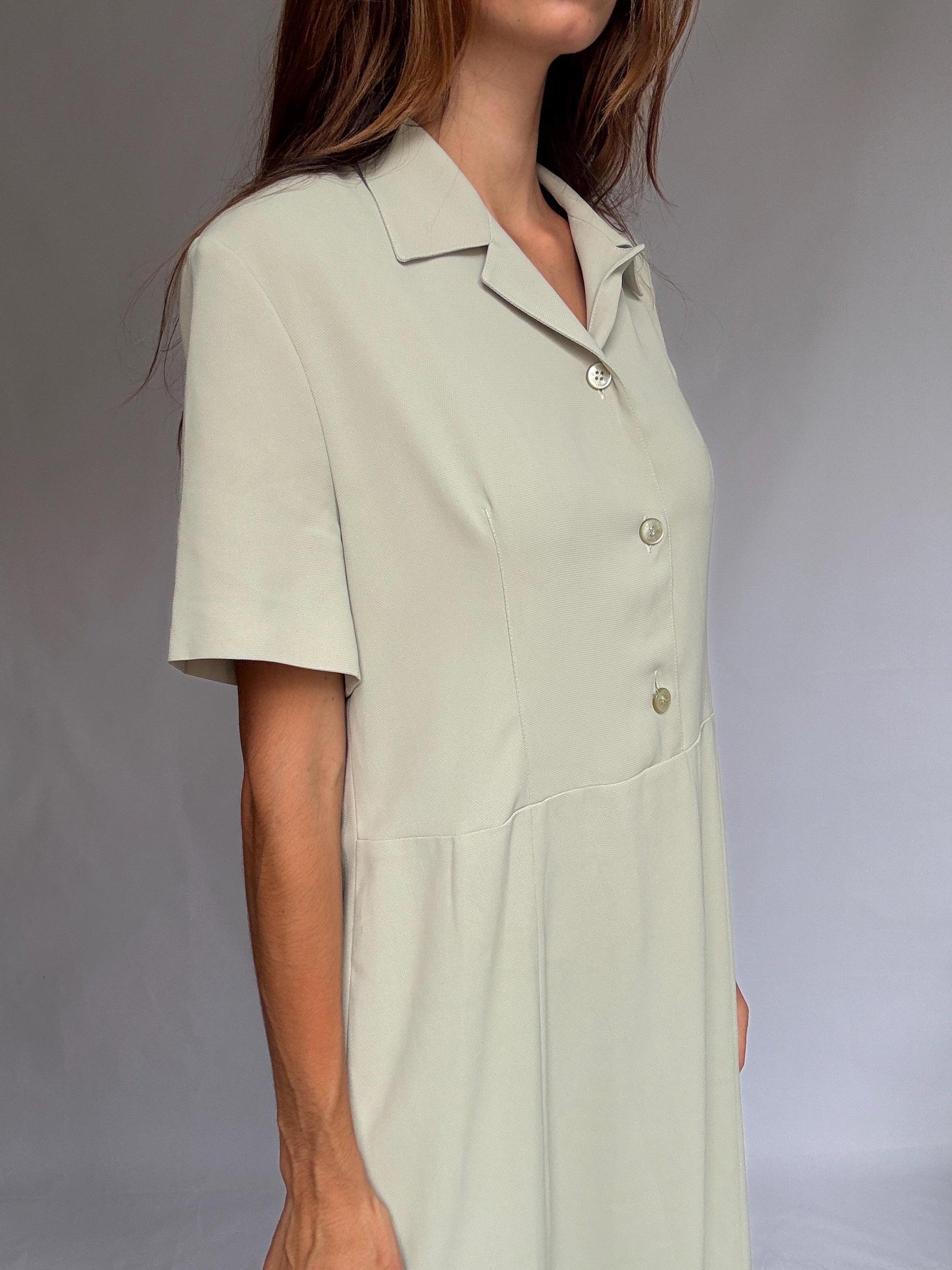Vintage Burberrys short sleeve long dress – pale cream poly blend, structured collar, size XL US, side zipper, minimalist 90s office look