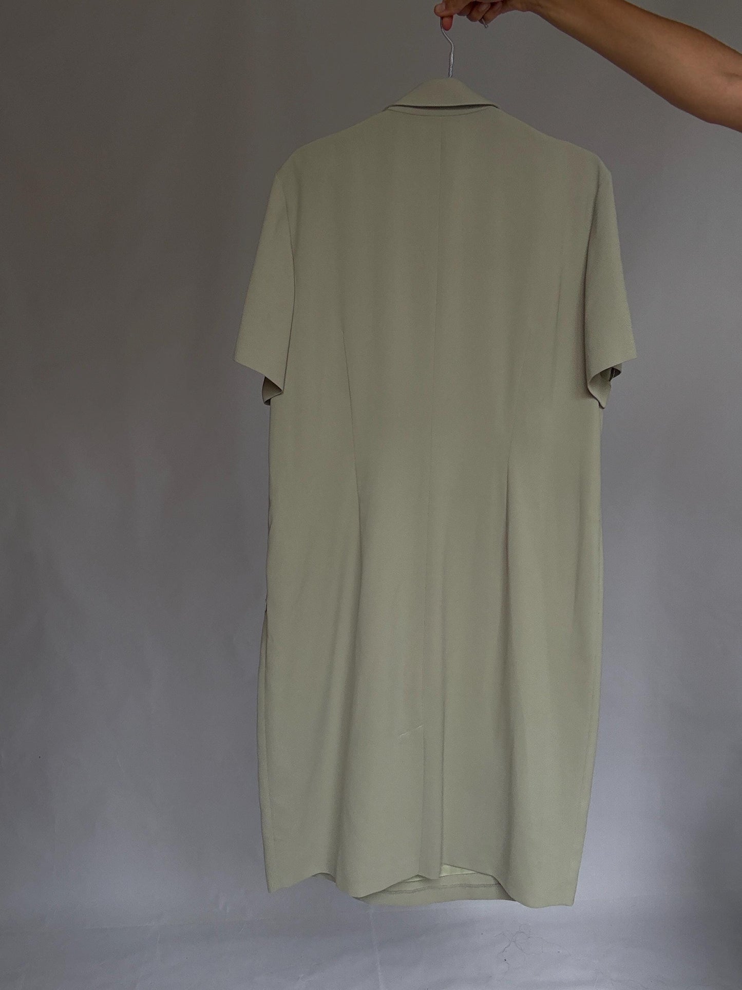 Vintage Burberrys short sleeve long dress – pale cream poly blend, structured collar, size XL US, side zipper, minimalist 90s office look