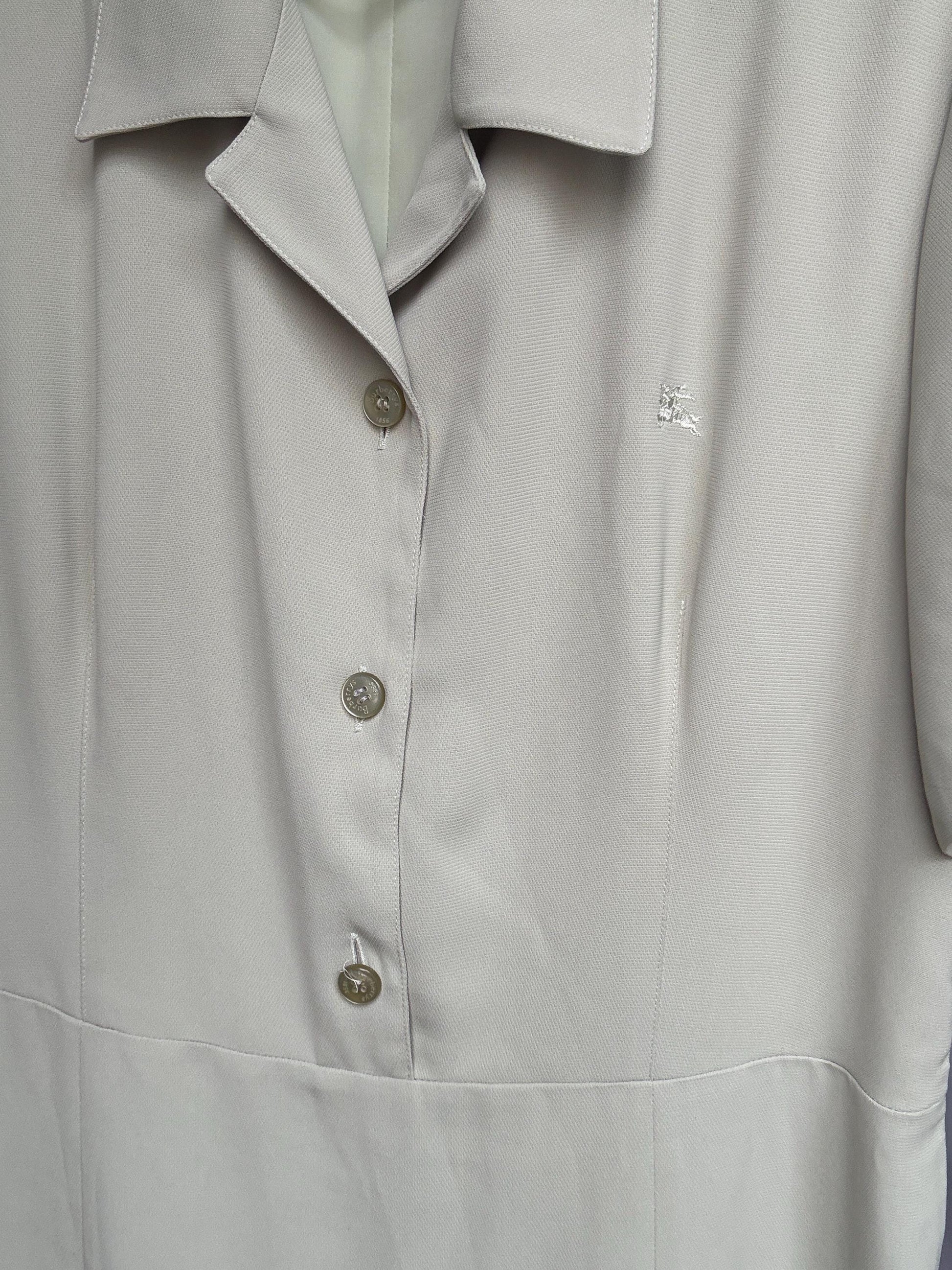 Vintage Burberrys short sleeve long dress – pale cream poly blend, structured collar, size XL US, side zipper, minimalist 90s office look