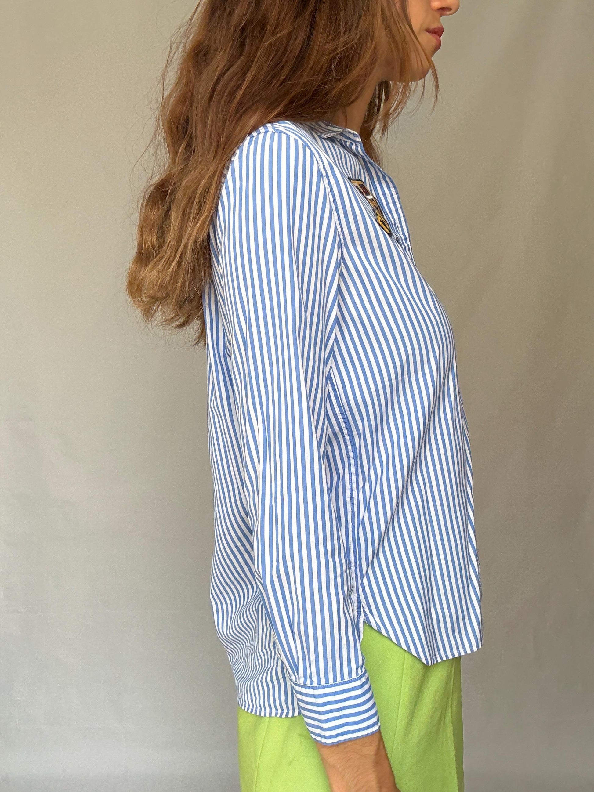 Ralph Lauren crest patch stripe shirt in blue white 100% cotton, preppy Ivy League vibe, schoolcore button-up – fits like US size S