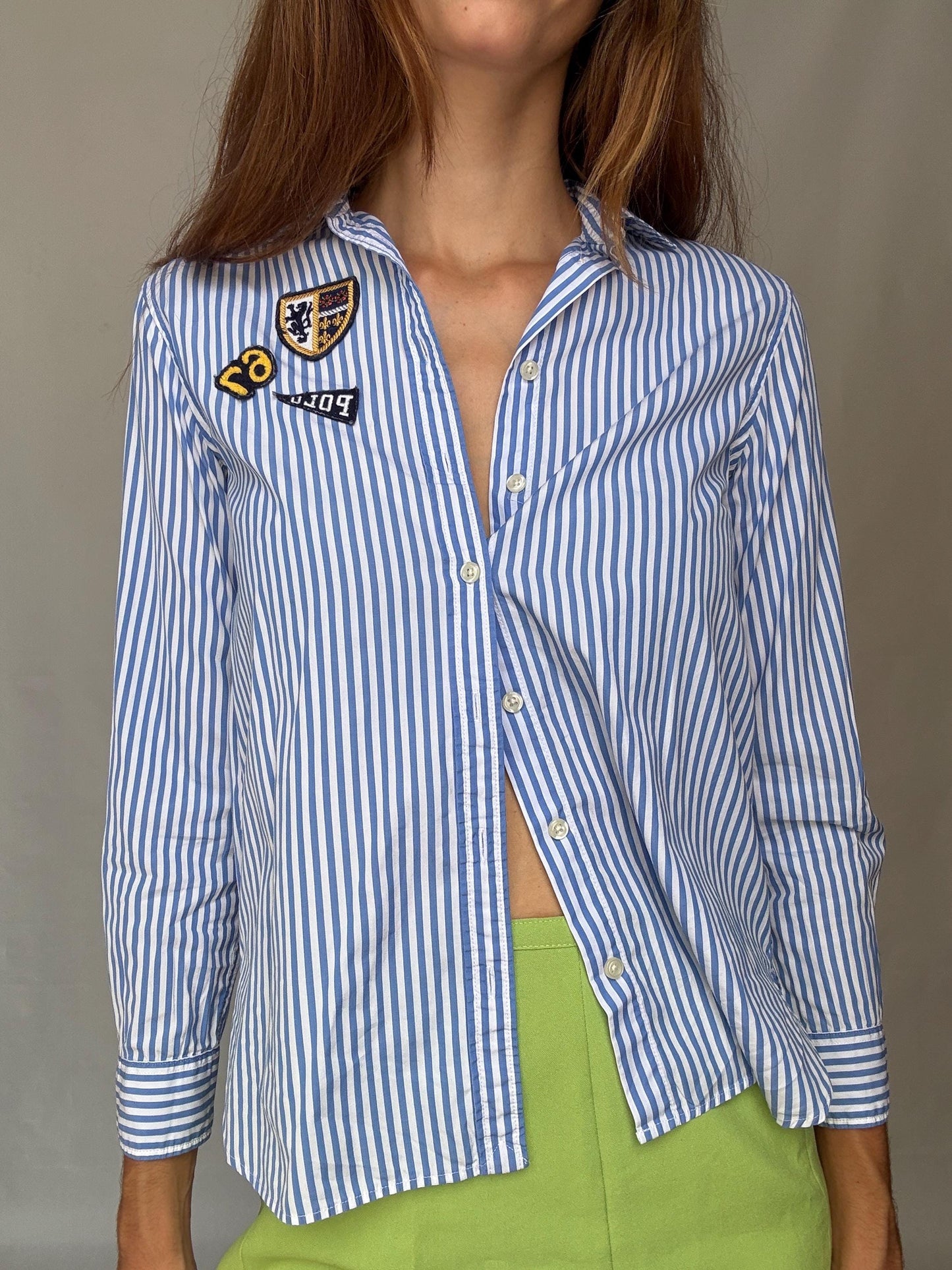 Ralph Lauren crest patch stripe shirt in blue white 100% cotton, preppy Ivy League vibe, schoolcore button-up – fits like US size S