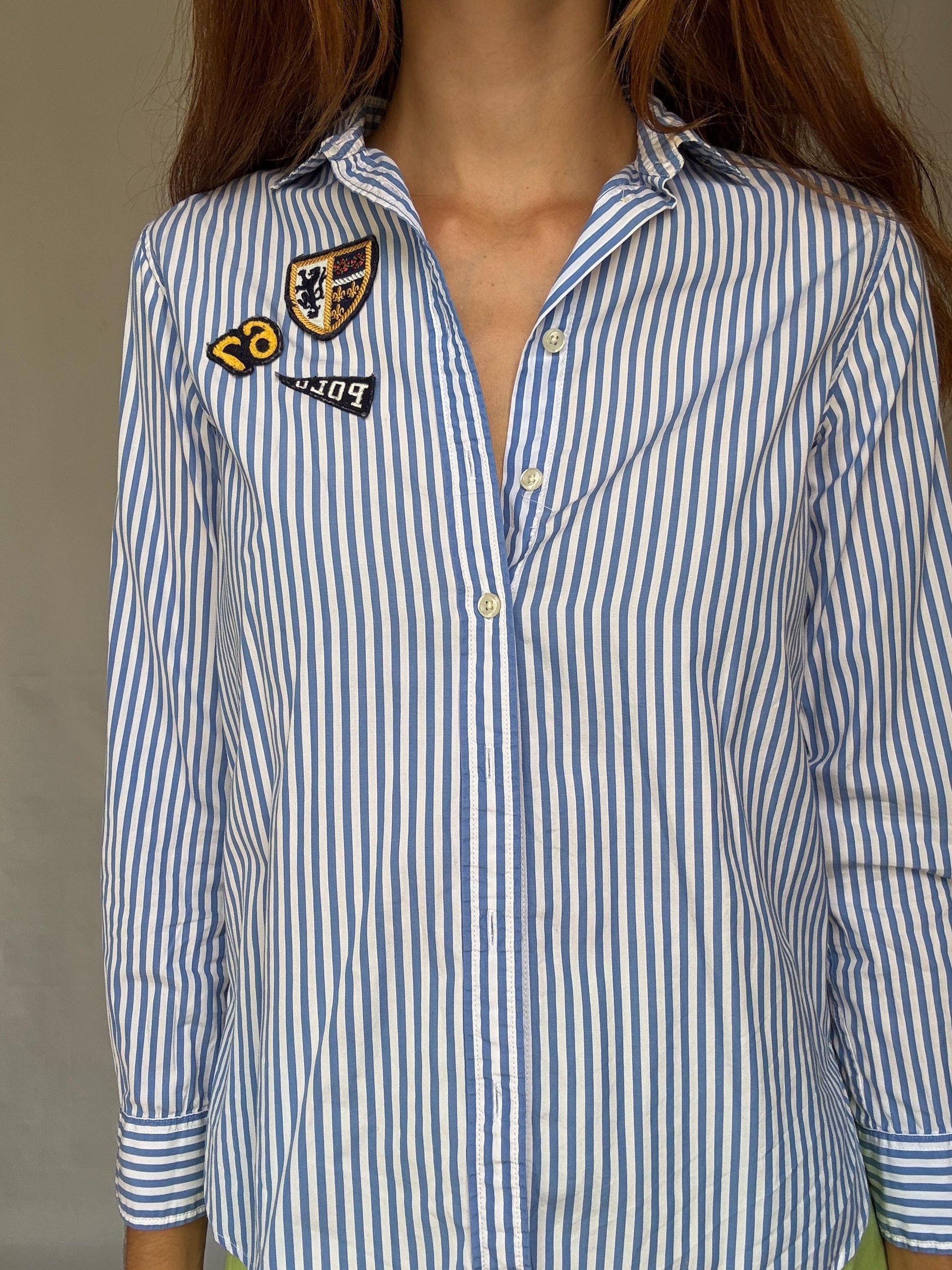 Ralph Lauren crest patch stripe shirt in blue white 100% cotton, preppy Ivy League vibe, schoolcore button-up – fits like US size S