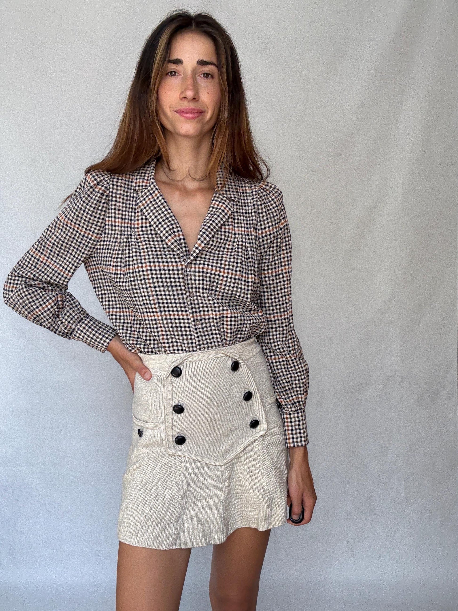 Vintage checkered hard cotton or linen feel blouse with structured collar and gathered shoulders, preppy light academia look – US size M fit