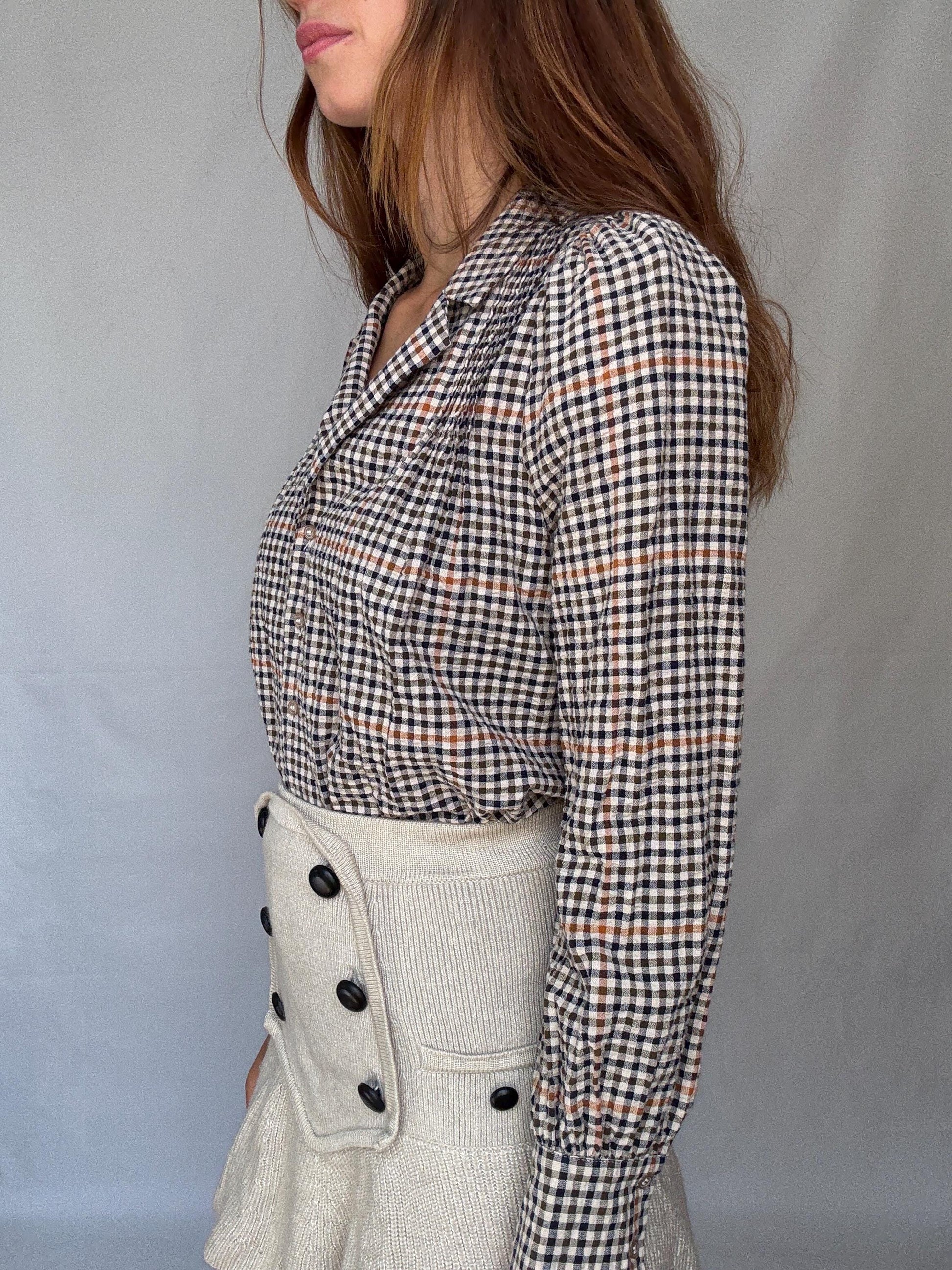 Vintage checkered hard cotton or linen feel blouse with structured collar and gathered shoulders, preppy light academia look – US size M fit