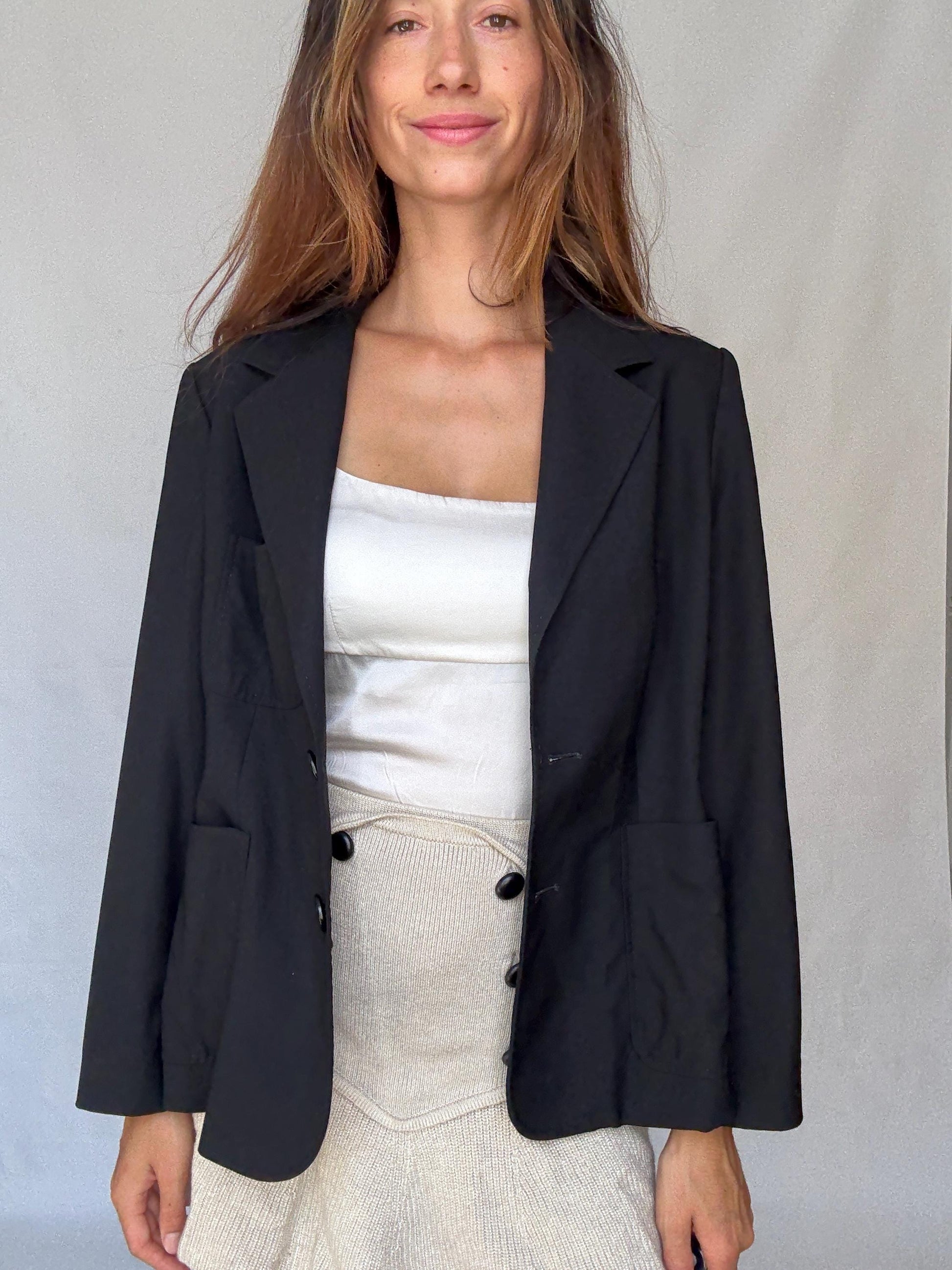 Síntesis black wool blazer in pure new wool US M, 3-button front with oversized pockets, lined in viscose, dark academia preppy look