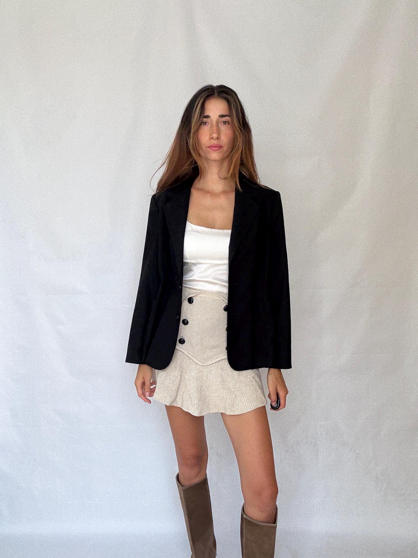 Síntesis black wool blazer in pure new wool US M, 3-button front with oversized pockets, lined in viscose, dark academia preppy look