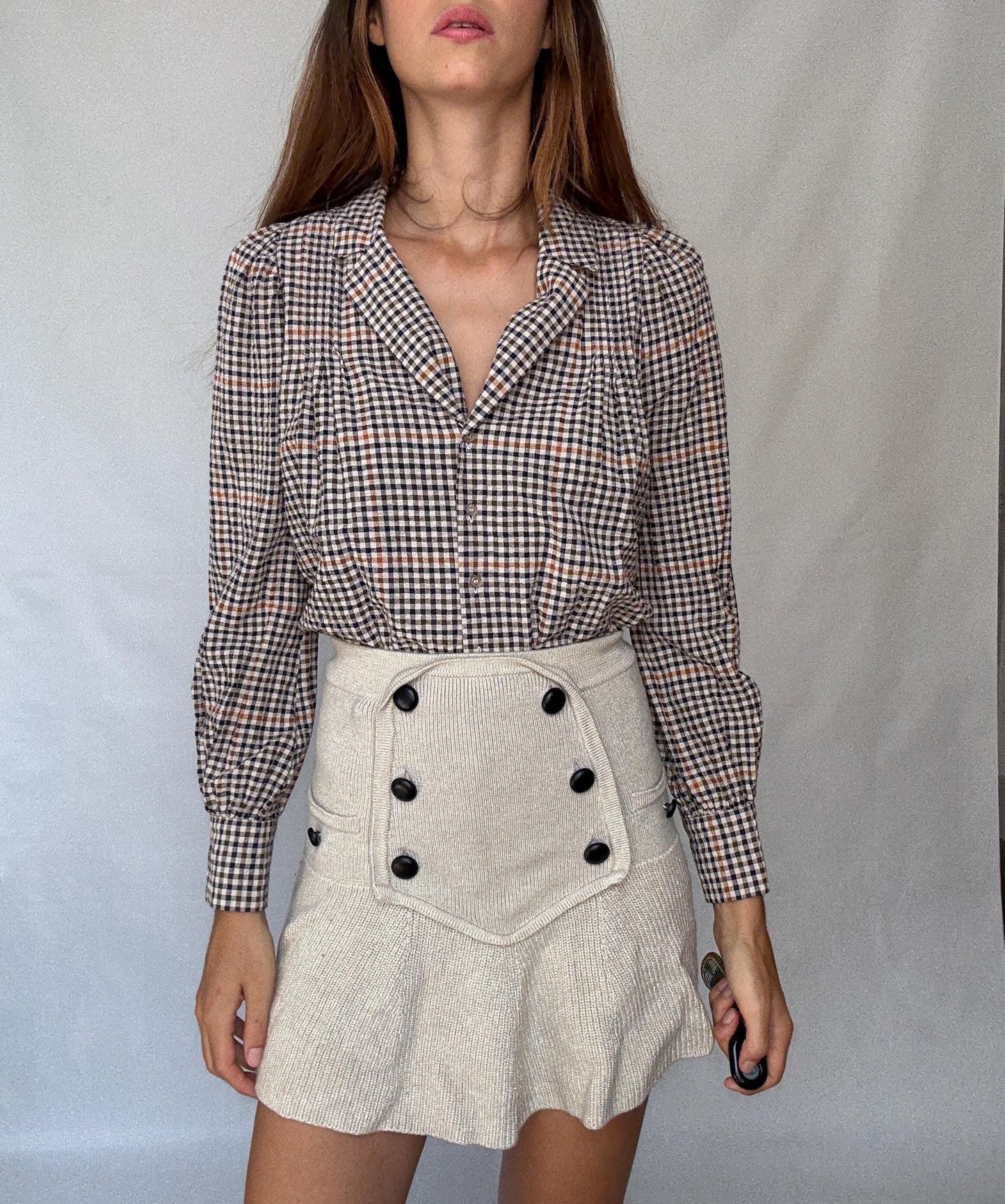 Vintage checkered hard cotton or linen feel blouse with structured collar and gathered shoulders, preppy light academia look – US size M fit