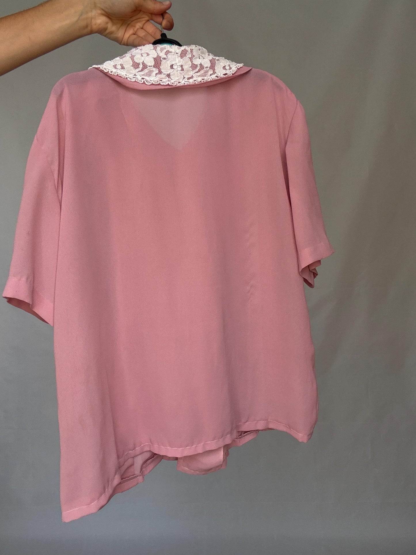 Vintage pink blouse with white lace collar M – cottagecore romantic short sleeve button up shirt