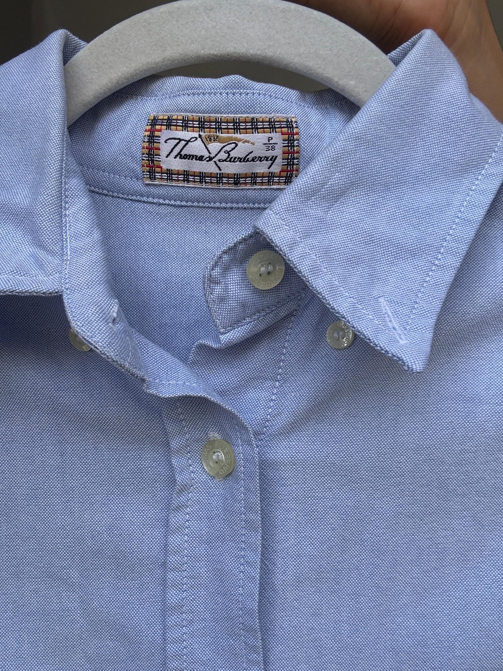 Vintage Thomas Burberry cotton button-up shirt with embroidered logo – classic fit, timeless piece, high quality feel (100% cotton)