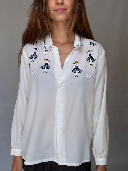 Vintage White Embroidered Blouse With Navy Bow — detail