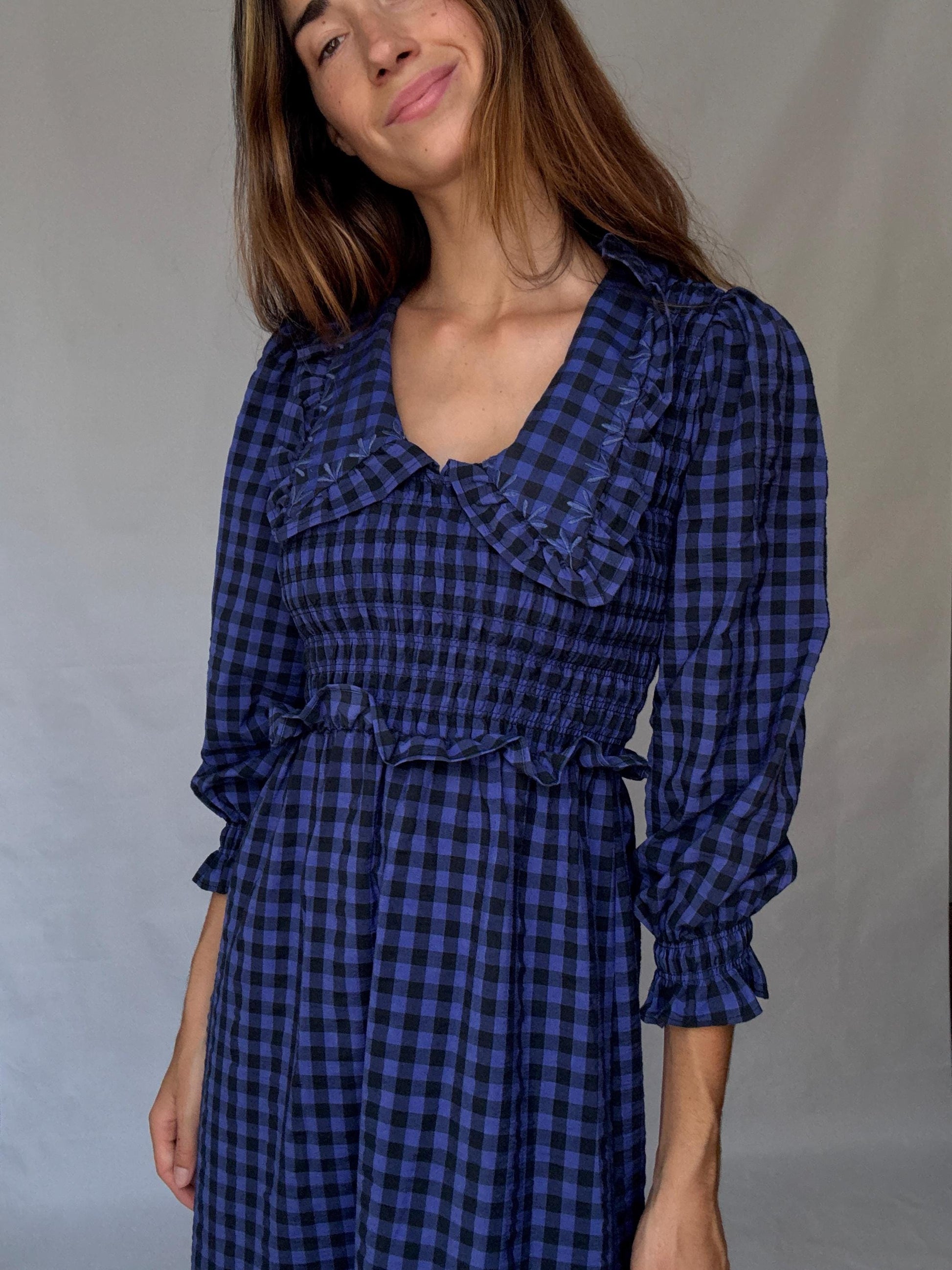Vintage gingham cotton blend maxi dress with shirred waist and statement collar – navy cottagecore check prairie look US XS