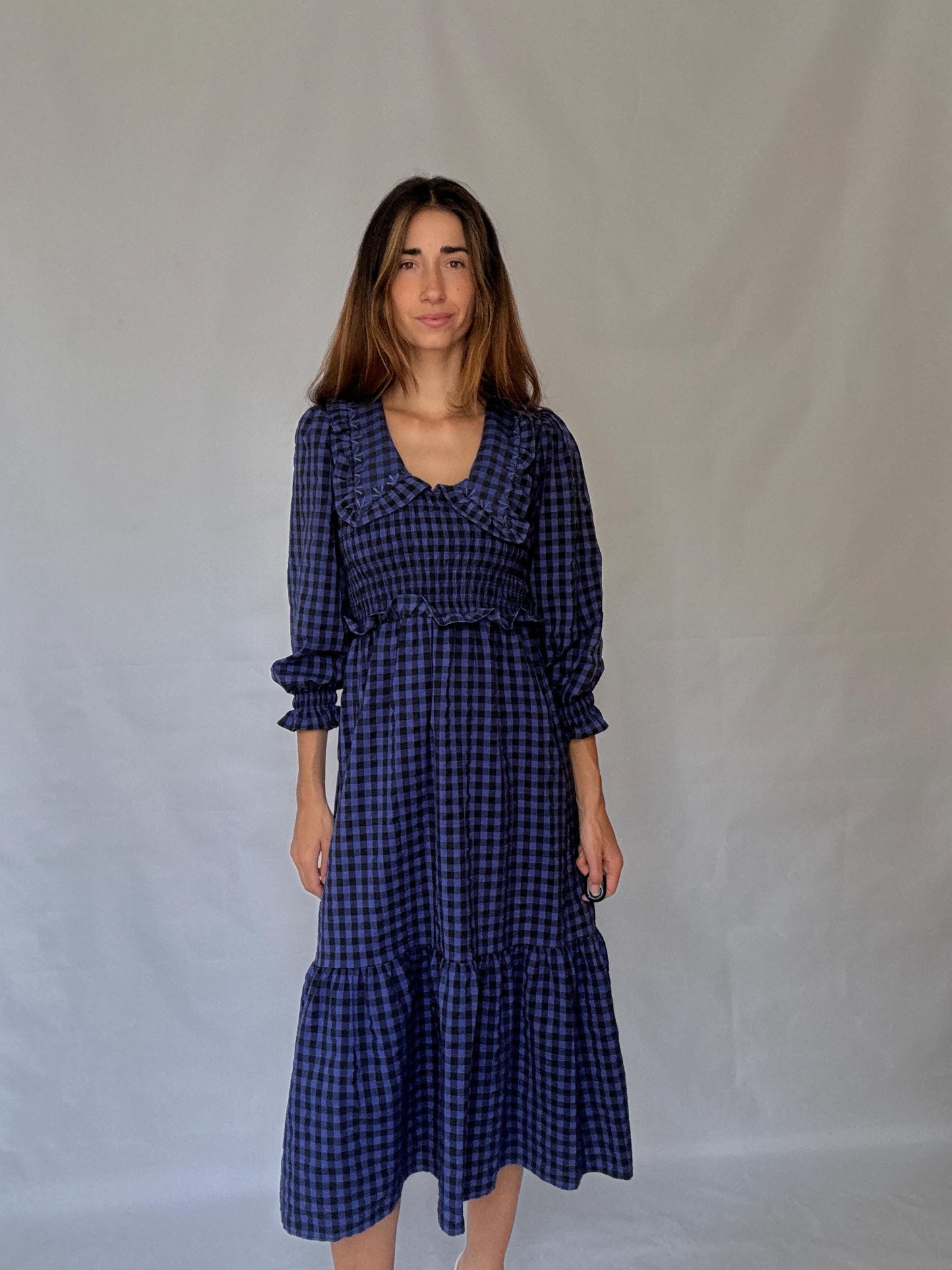 Vintage gingham cotton blend maxi dress with shirred waist and statement collar – navy cottagecore check prairie look US XS