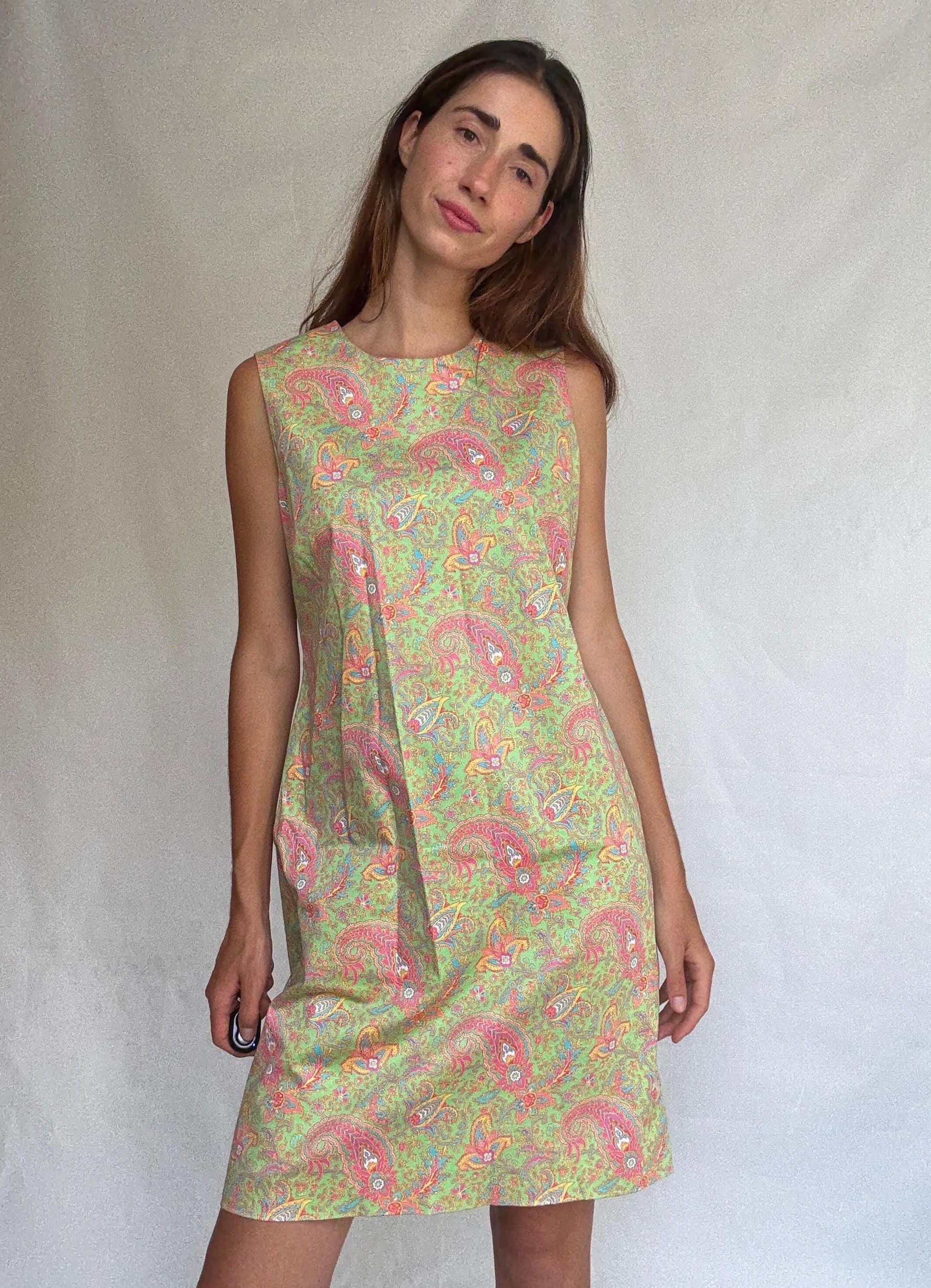 Ralph Lauren dress size 12 – sleeveless cotton blend shift with paisley print in lime green, 60s style vintage party dress with zip back