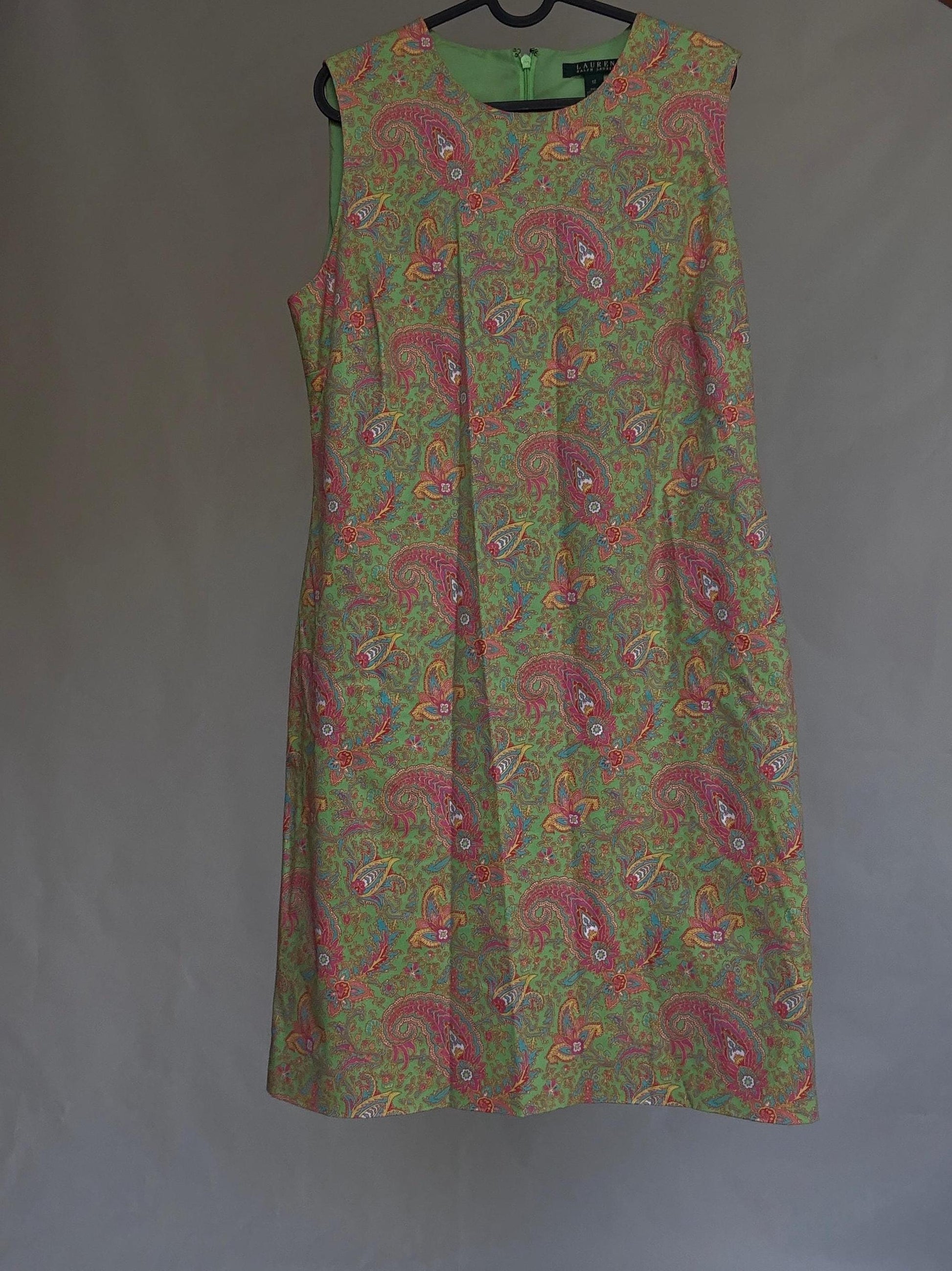 Ralph Lauren dress size 12 – sleeveless cotton blend shift with paisley print in lime green, 60s style vintage party dress with zip back