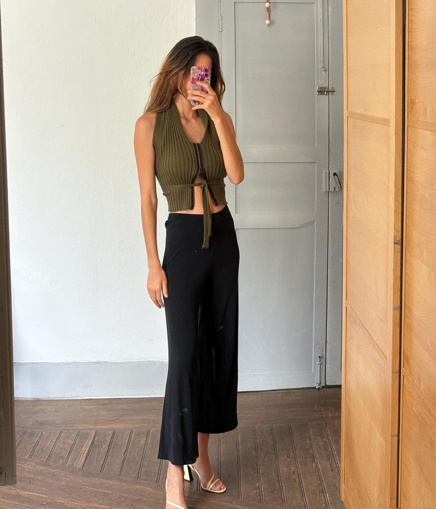 Cora Kemperman black wide leg soft pants, elastic waist cropped flowy trousers | lounge travel casual minimalist style, Size M