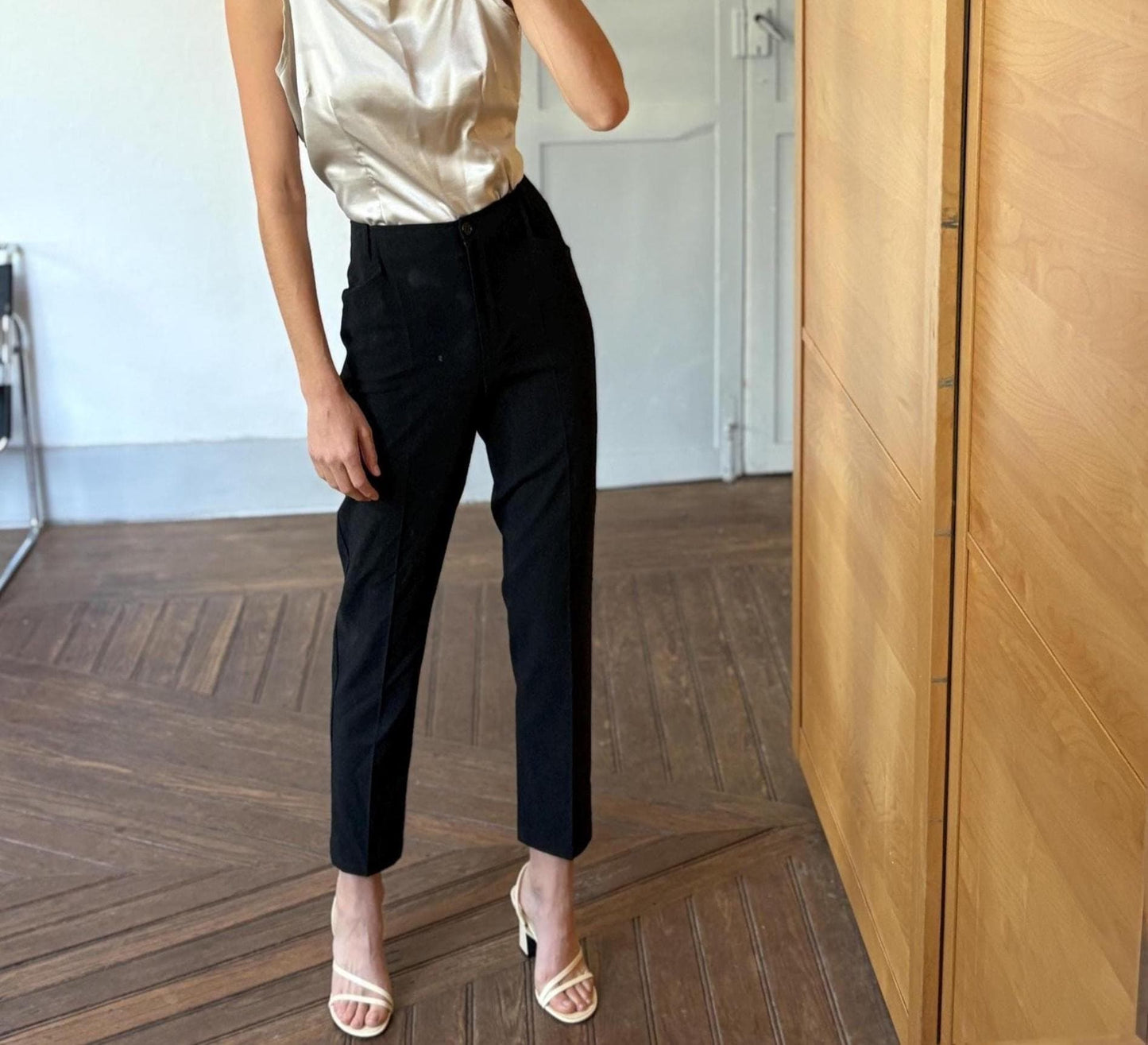 Vintage woman trousers by Jones, Black tailored luxury fit minimalist pants, Dark Academia aesthetic, size S