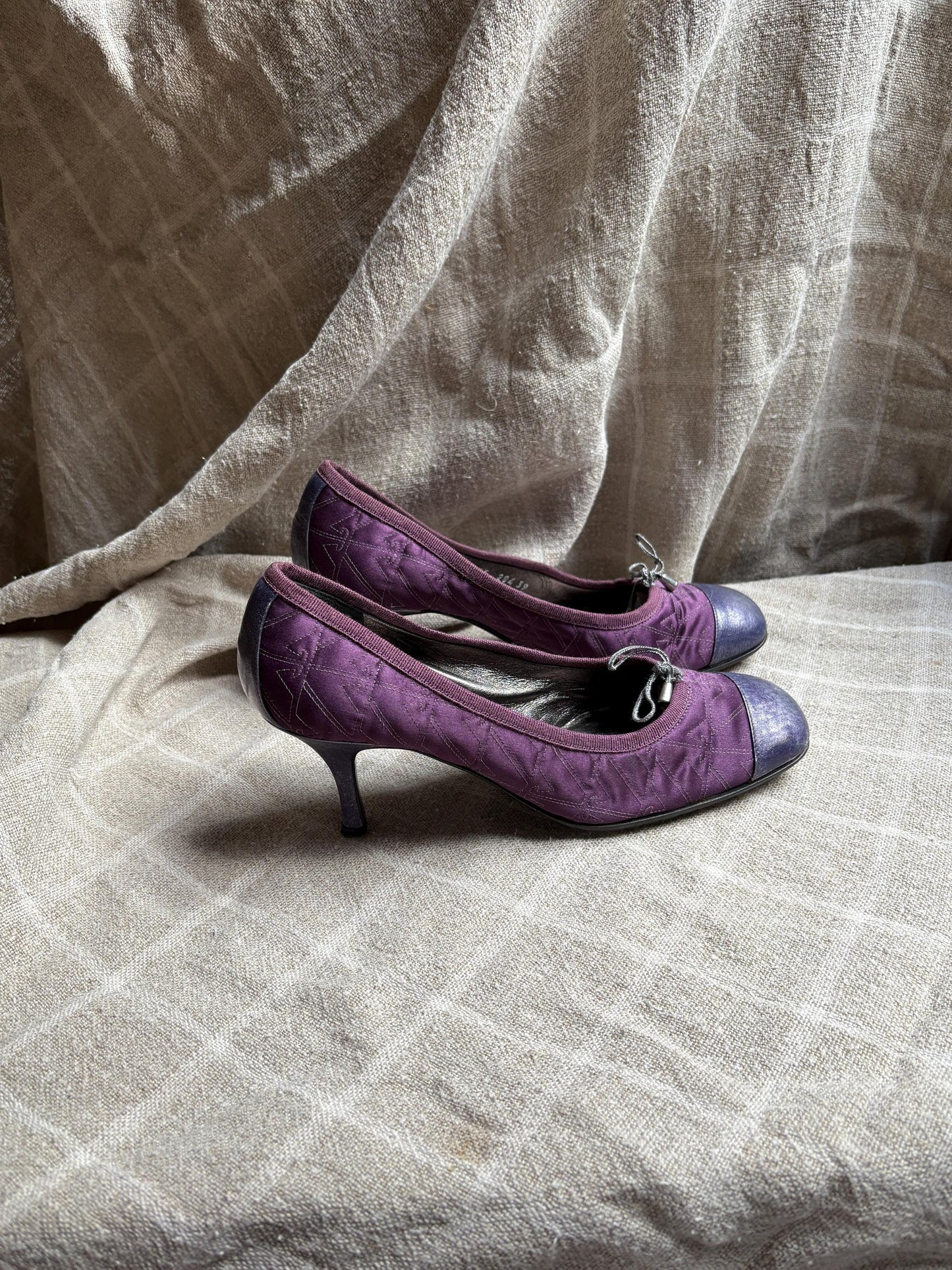 Vintage EMPORIO ARMANI kitten heels, Formal silver and purple pumps, Elegant designer event shoes, Y2K fashion