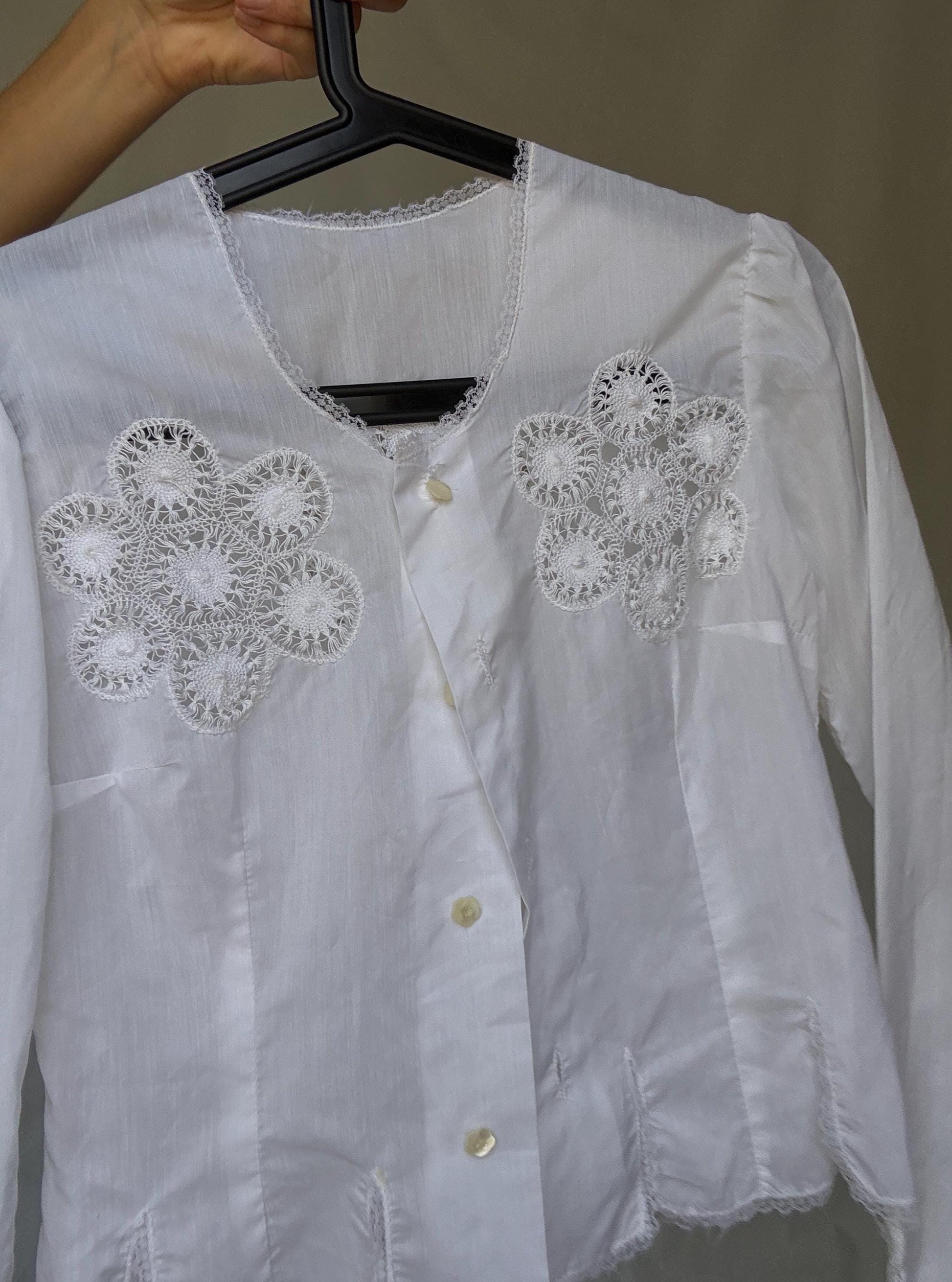 Vintage Canary Islands white handmade crochet embroidered blouse | rare Spanish folklore top | cottagecore romantic history piece, Size XS