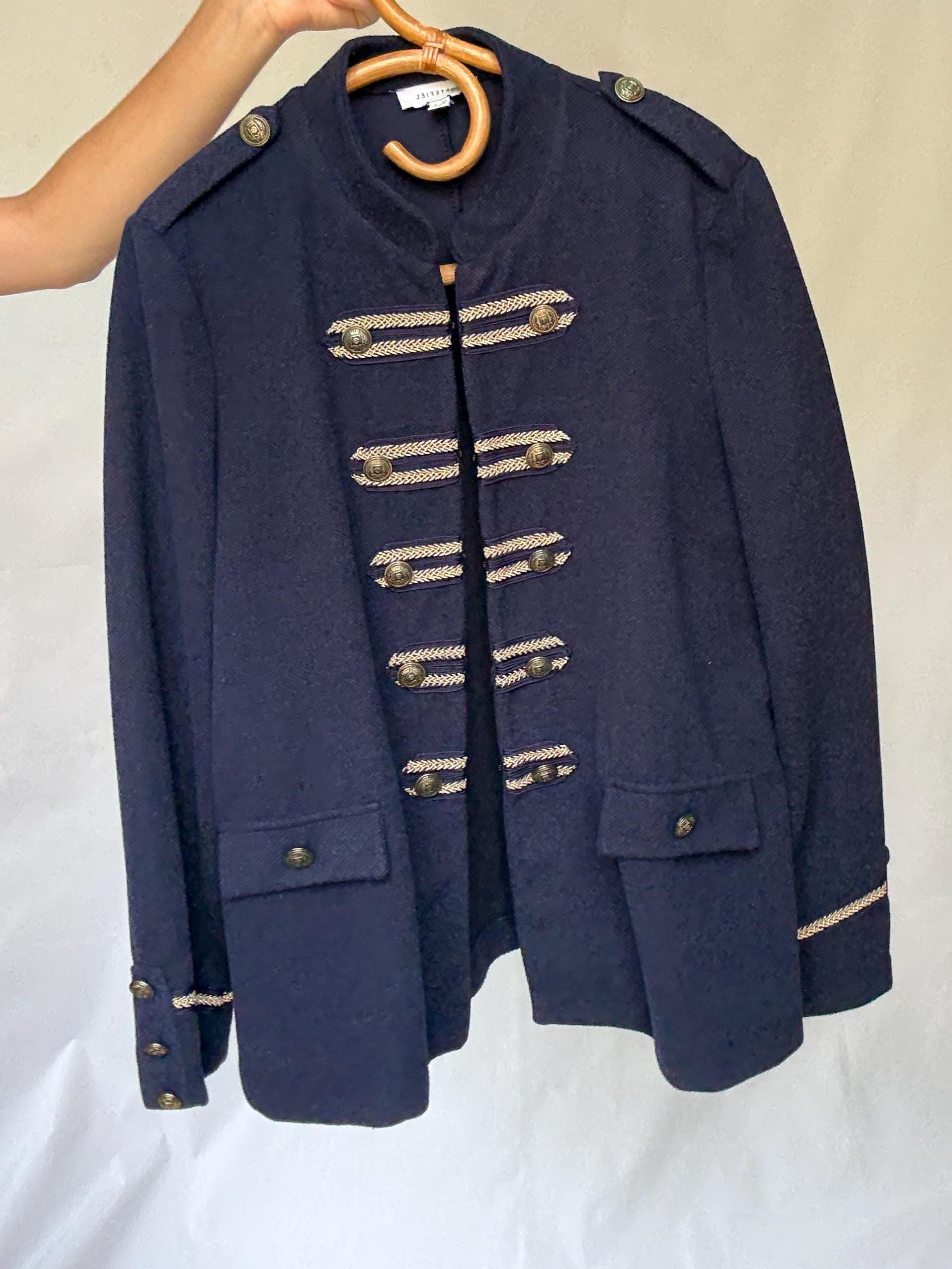 Cortefiel navy military style blazer with gold braid buttons and epaulettes, statement structured piece – dark academia US XL-XXL