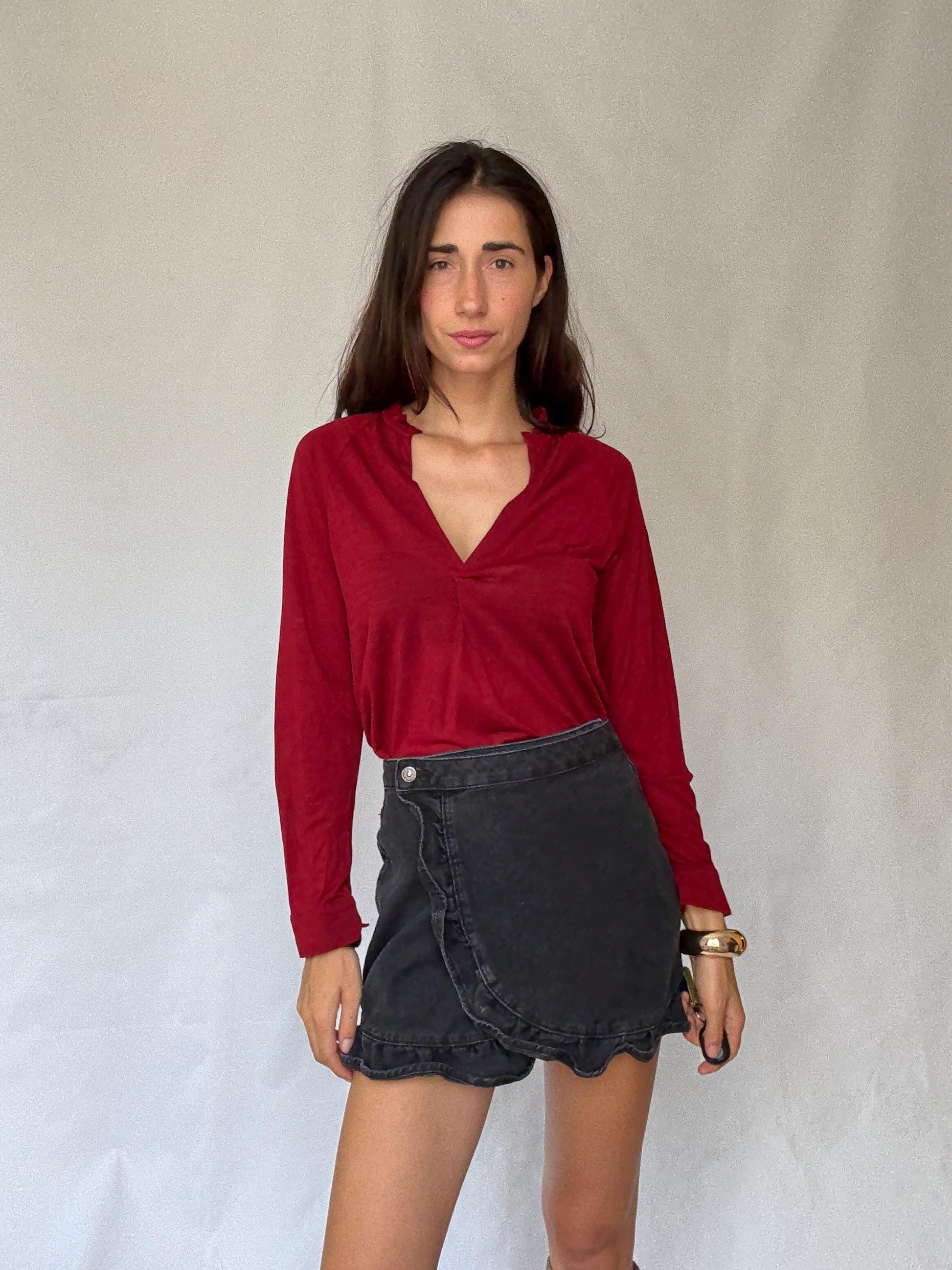 Super soft wool delicious deep red long sleeve top. Massimo Dutti red V-neck jumper – soft lyocell wool blend long sleeve jersey, Size S