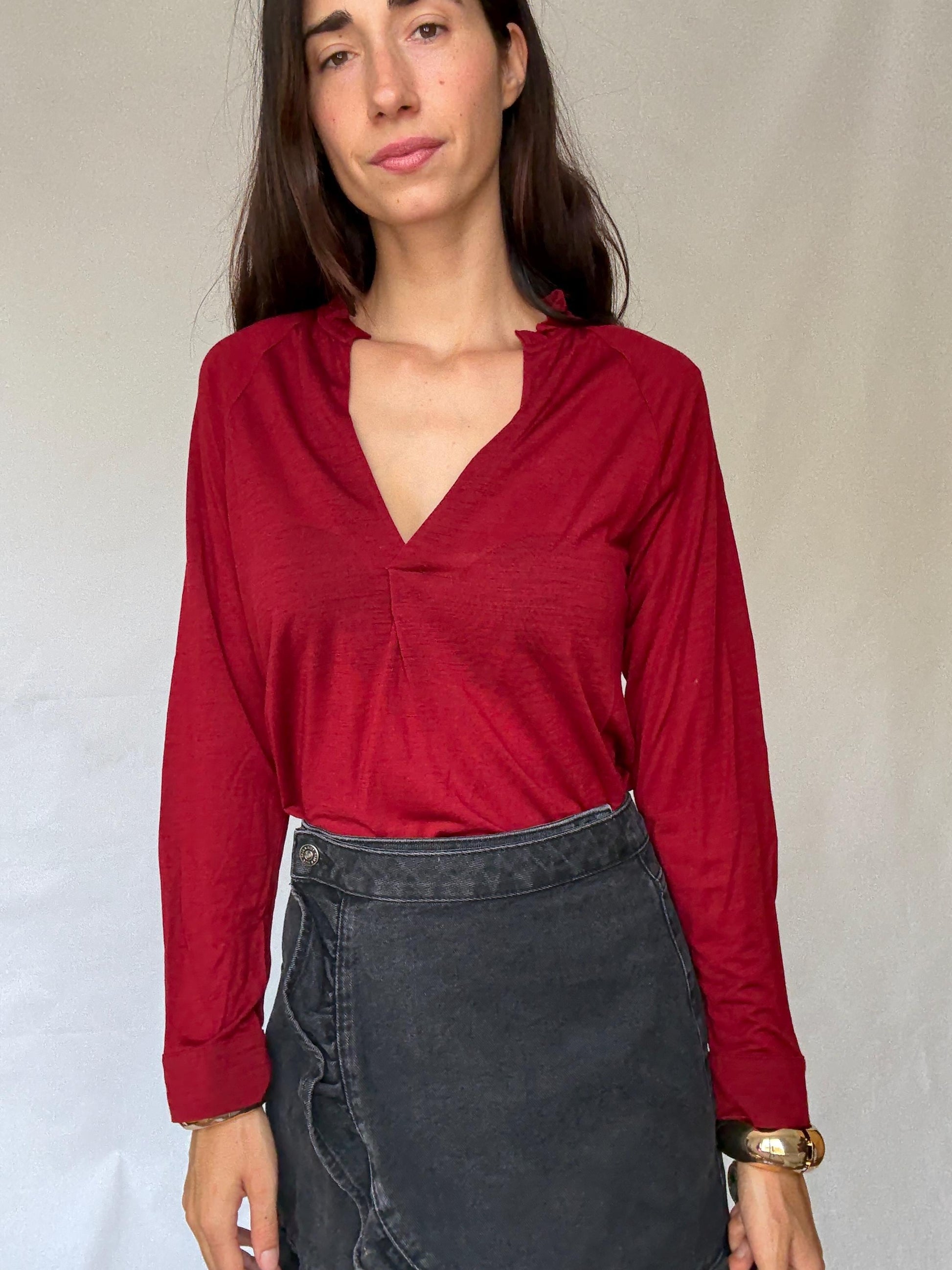 Super soft wool delicious deep red long sleeve top. Massimo Dutti red V-neck jumper – soft lyocell wool blend long sleeve jersey, Size S