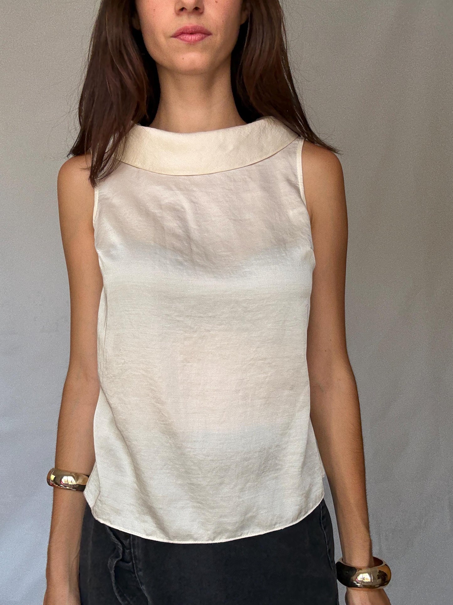 Luxe Talbots Petites cream sleeveless blouse, Elegant off-white satin feel top, Preppy neckline eggshell feminine camisole, size US 4P