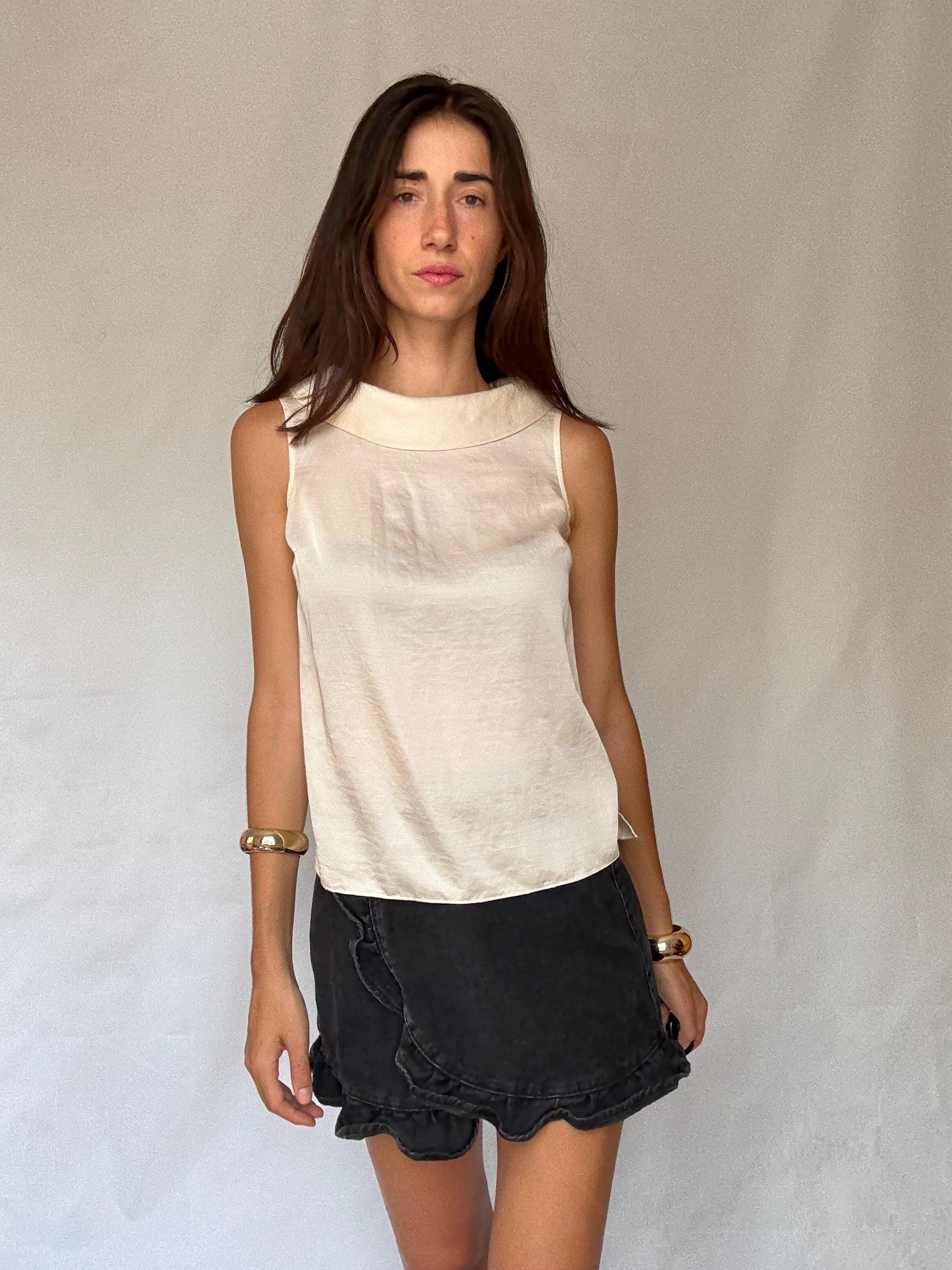 Luxe Talbots Petites cream sleeveless blouse, Elegant off-white satin feel top, Preppy neckline eggshell feminine camisole, size US 4P