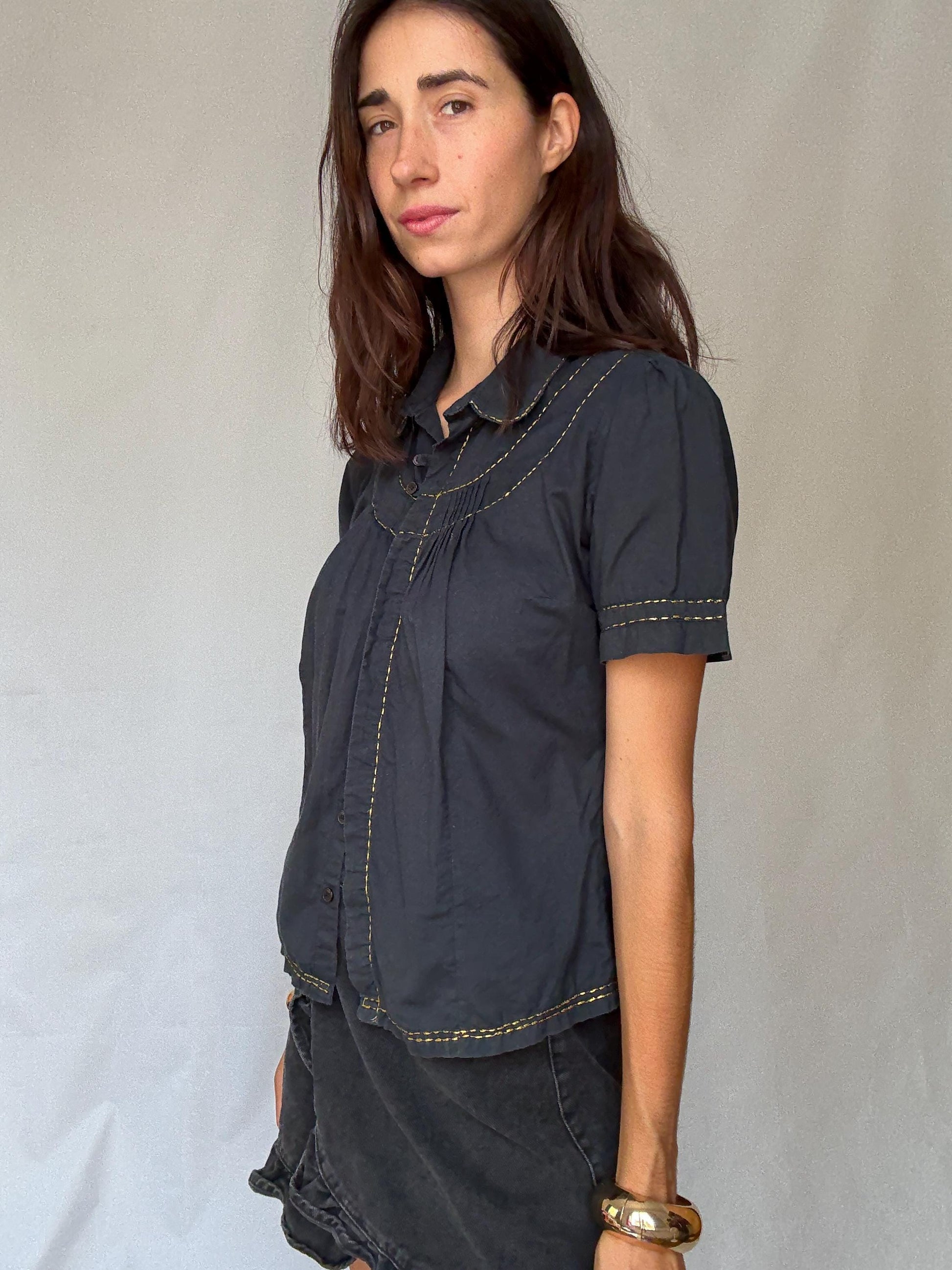 Dark academia puff sleeve blouse US M – 100% cotton black short sleeve top with contrast stitching and peter pan collar, Spanish vintage