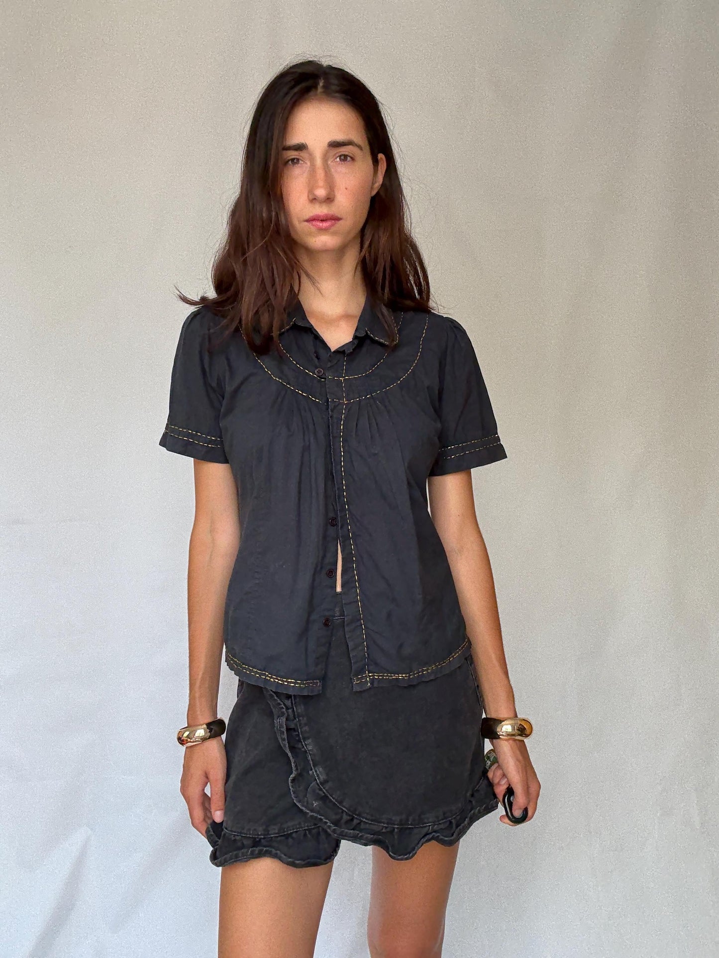 Dark academia puff sleeve blouse US M – 100% cotton black short sleeve top with contrast stitching and peter pan collar, Spanish vintage