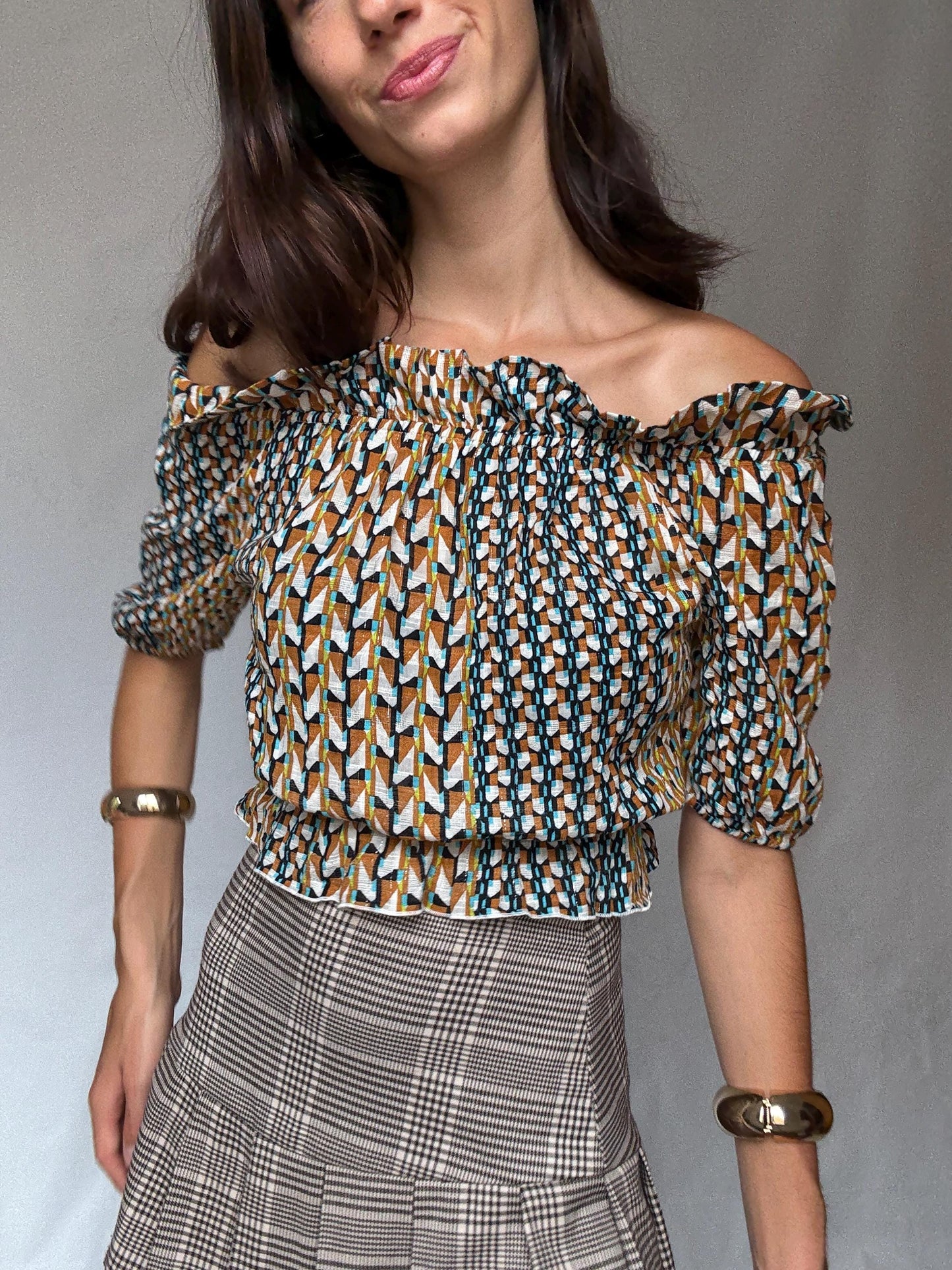 Playful crop top, off shoulder United Colors of Benetton blouse– geometric print metallic sparkle cotton shirt