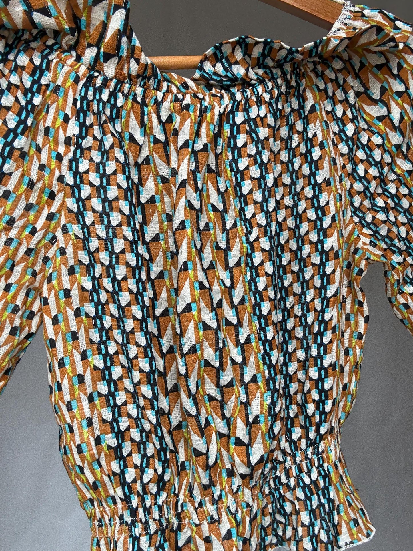 Playful crop top, off shoulder United Colors of Benetton blouse– geometric print metallic sparkle cotton shirt