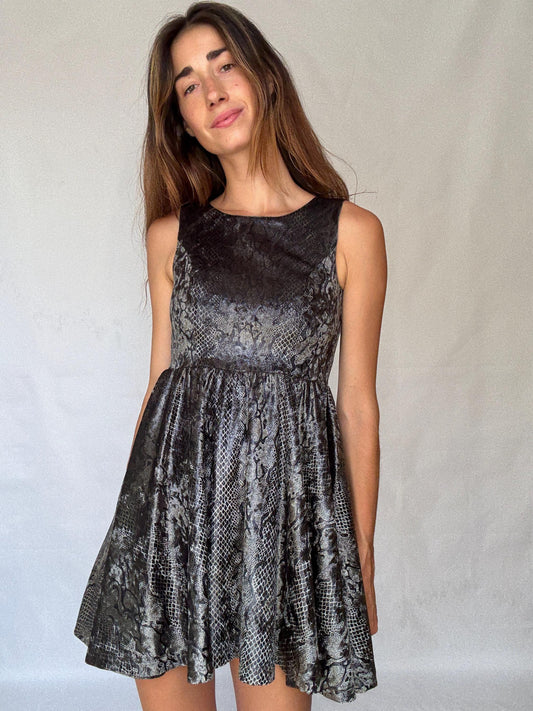 Y2K Snakeskin Velvet Mini Dress – Shiny Sleeveless Grunge Party Fit, Grey & Black Animal Print, Small Size, Alt Petite Glam Style