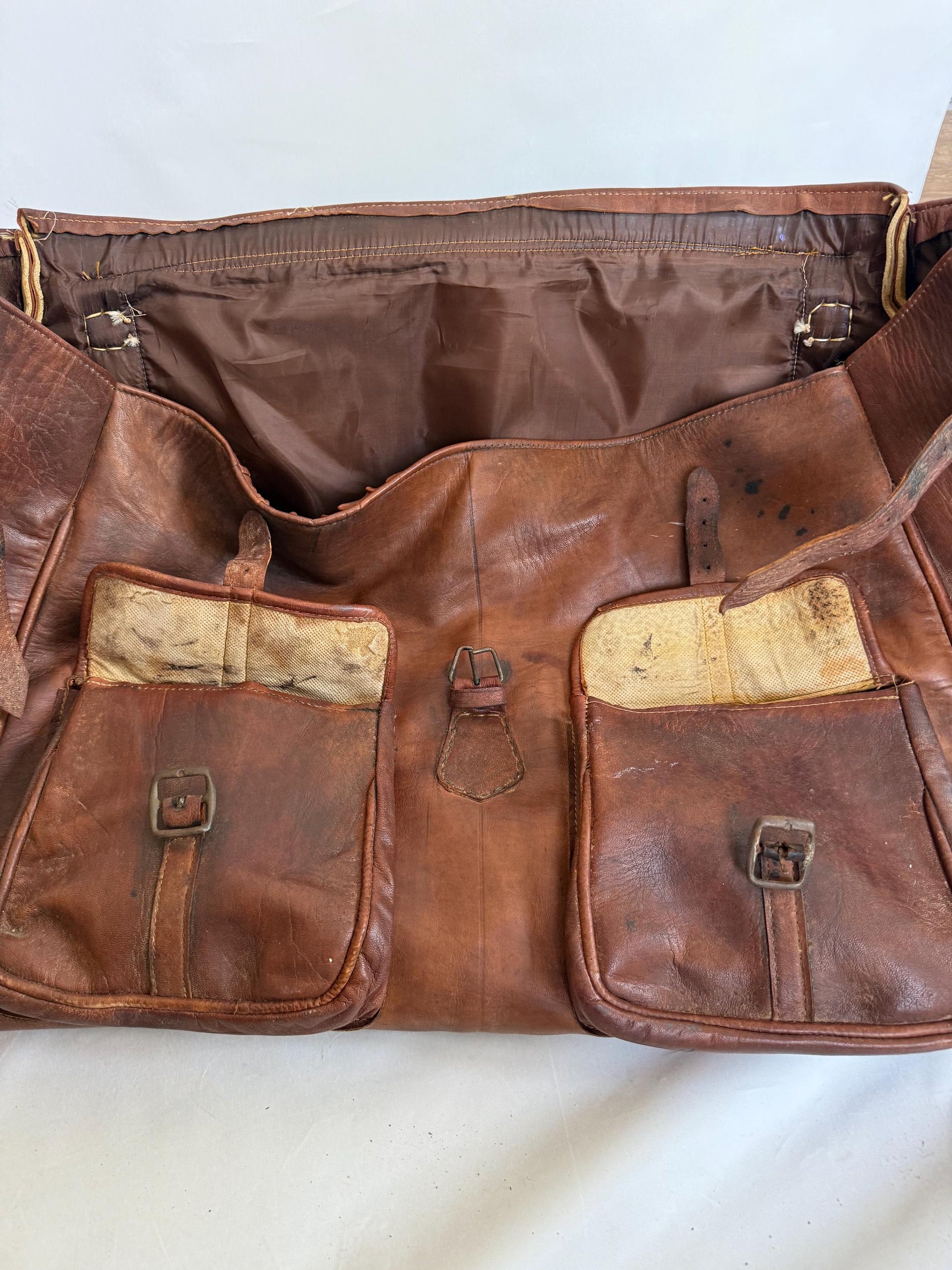 Oversized vintage leather travel bag – 66x40x30cm – distressed patina – large weekender holdall – real leather with lined interior