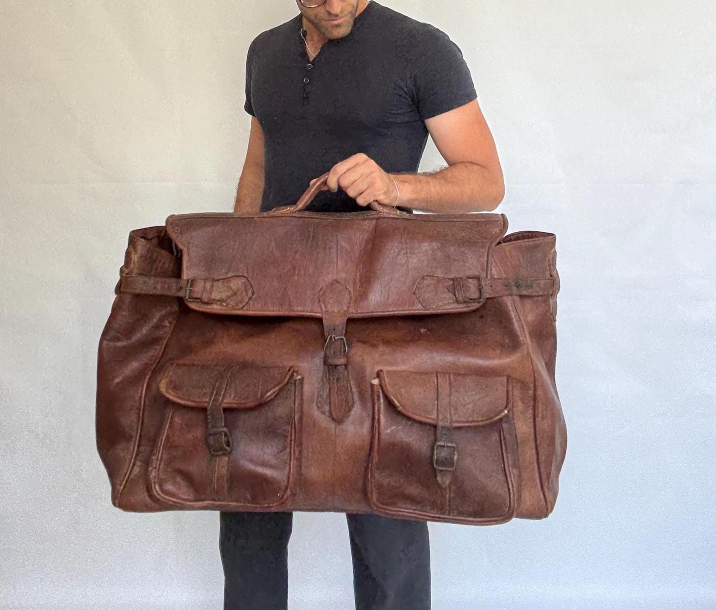 Oversized vintage leather travel bag – 66x40x30cm – distressed patina – large weekender holdall – real leather with lined interior