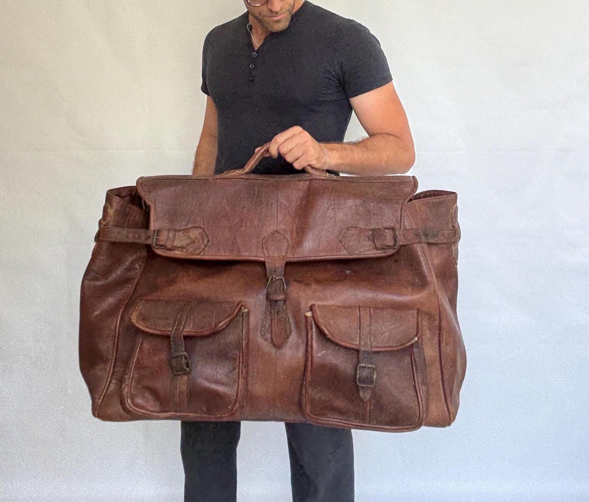 Oversized vintage leather travel bag – 66x40x30cm – distressed patina – large weekender holdall – real leather with lined interior