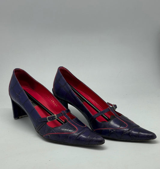 DKNY T-strap vintage heels – shiny orchid real leather – size 7.5 – made in Spain – Y2K designer shoes – retro pointed toe – 7cm heel