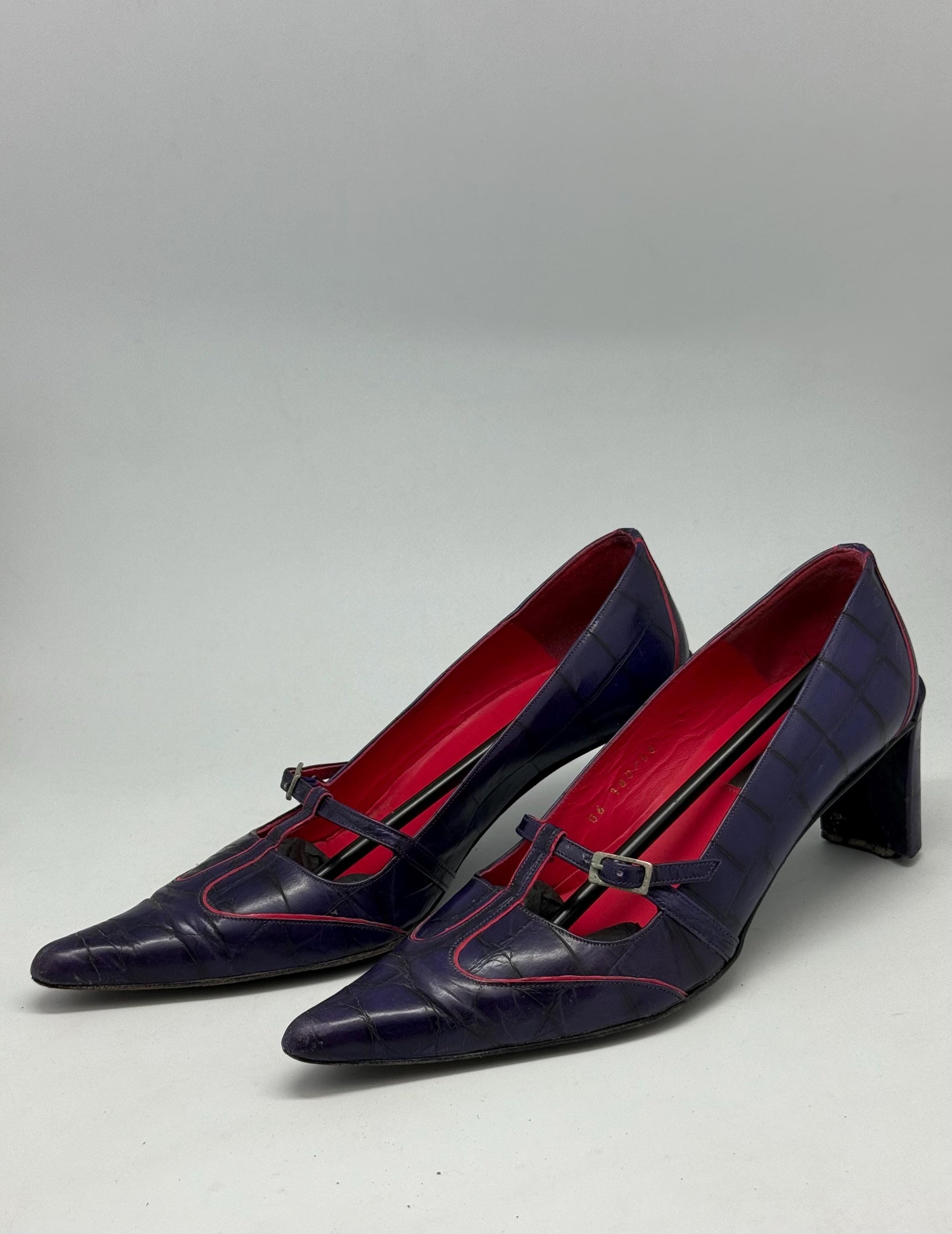 DKNY T-strap vintage heels – shiny orchid real leather – size 7.5 – made in Spain – Y2K designer shoes – retro pointed toe – 7cm heel