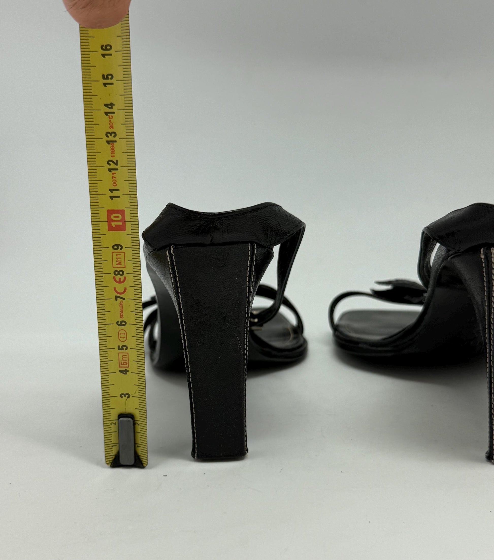 Y2K black leather flower heels – Fluxá Spain – real leather sandals – 9cm heel – size EU40 – square toe ankle strap shoes