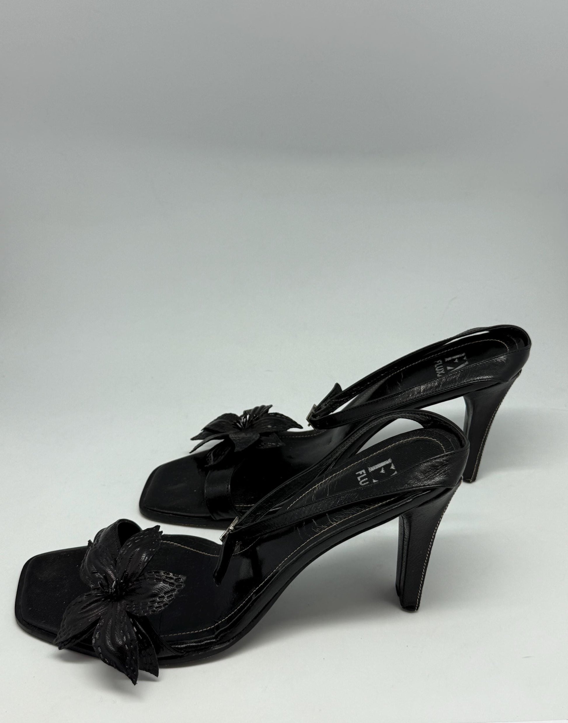 Y2K black leather flower heels – Fluxá Spain – real leather sandals – 9cm heel – size EU40 – square toe ankle strap shoes