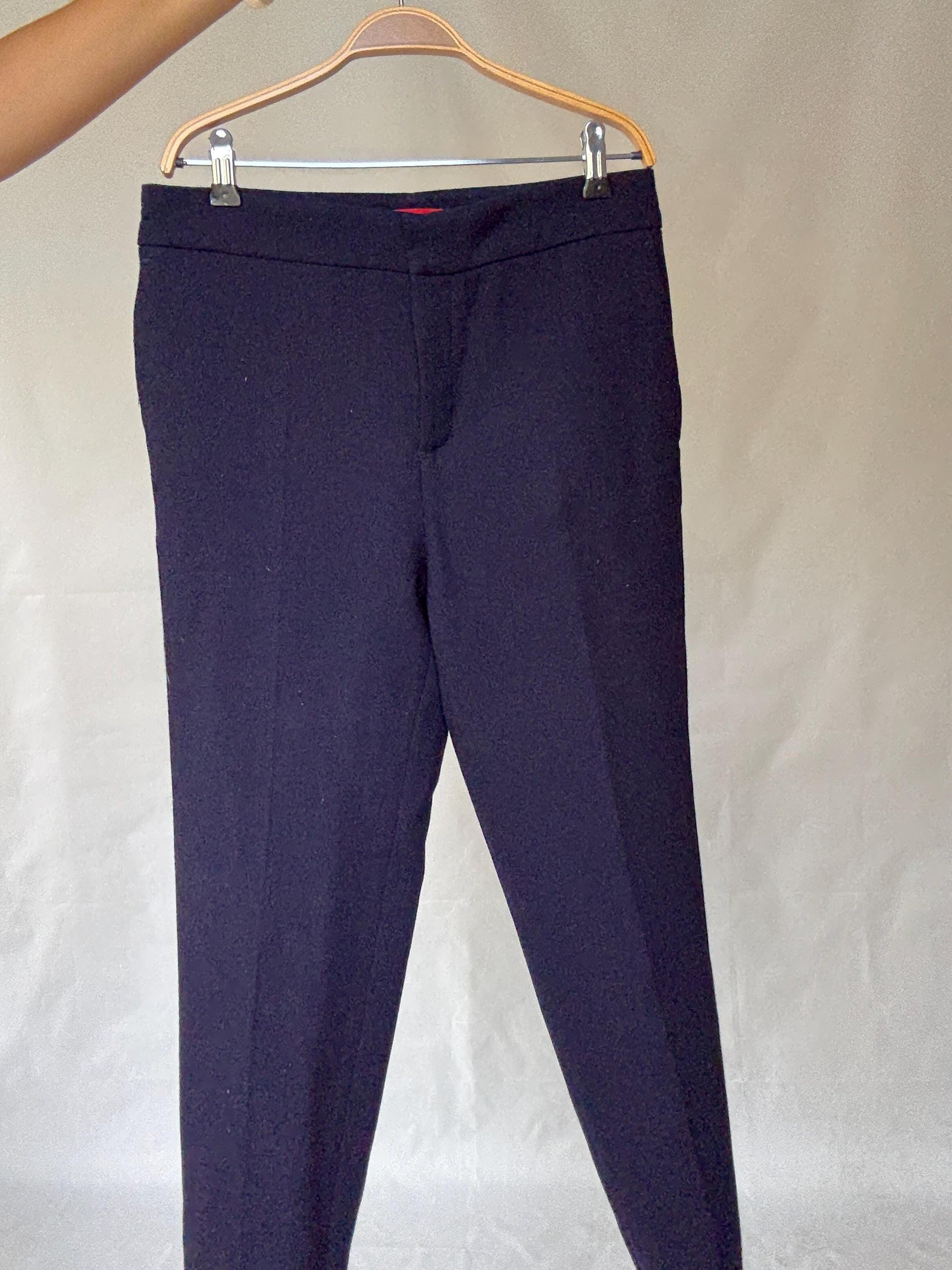 Stylish and Sleek Wool Carolina Herrera Tapered Pants - Minimalist Style Inspired by Victoria Beckham, US Size Small