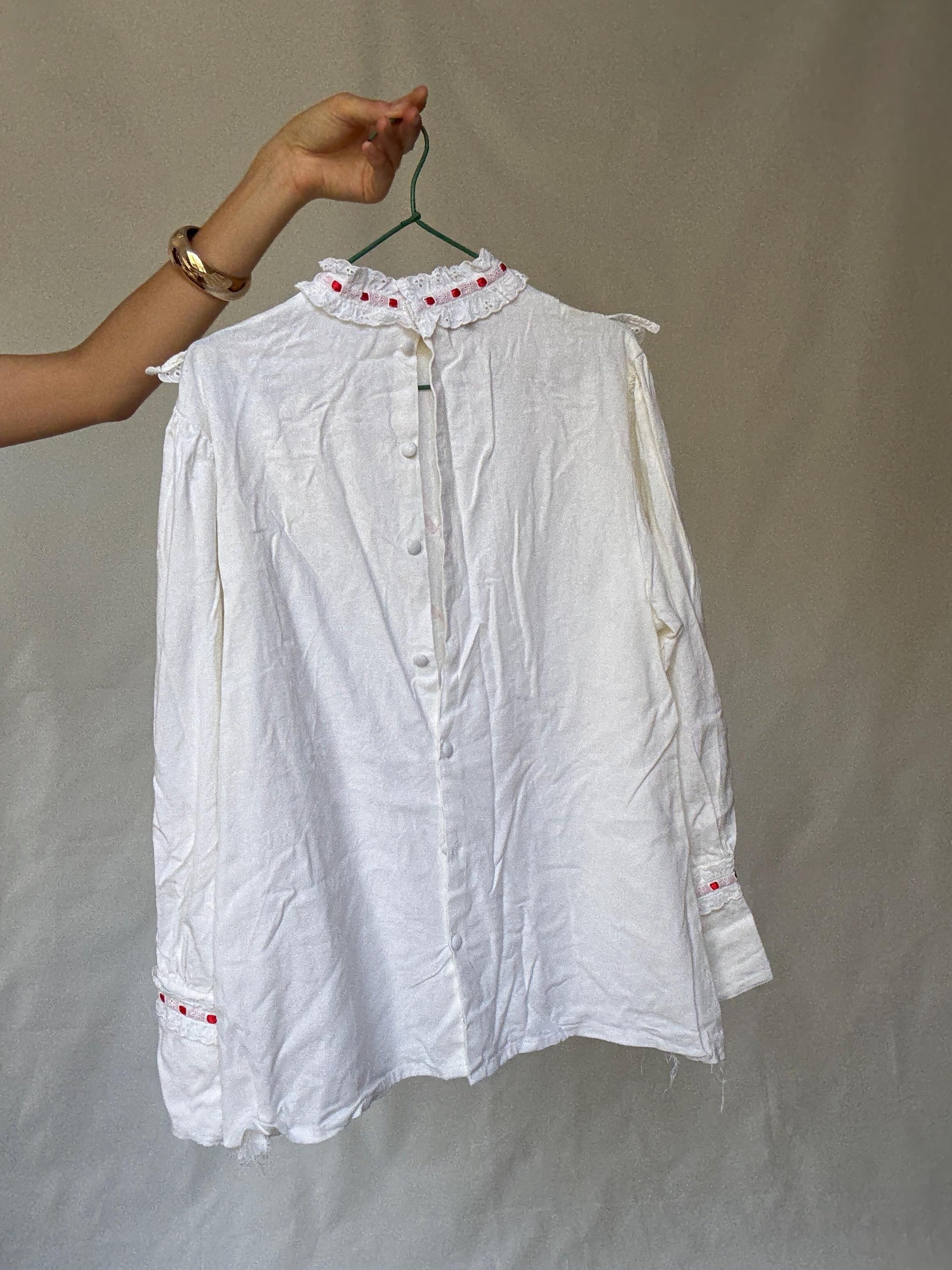 Vintage white lace blouse, linen viscose blend, relaxed fit, red ribbon detail, cottagecore folklore, US L, feminine style
